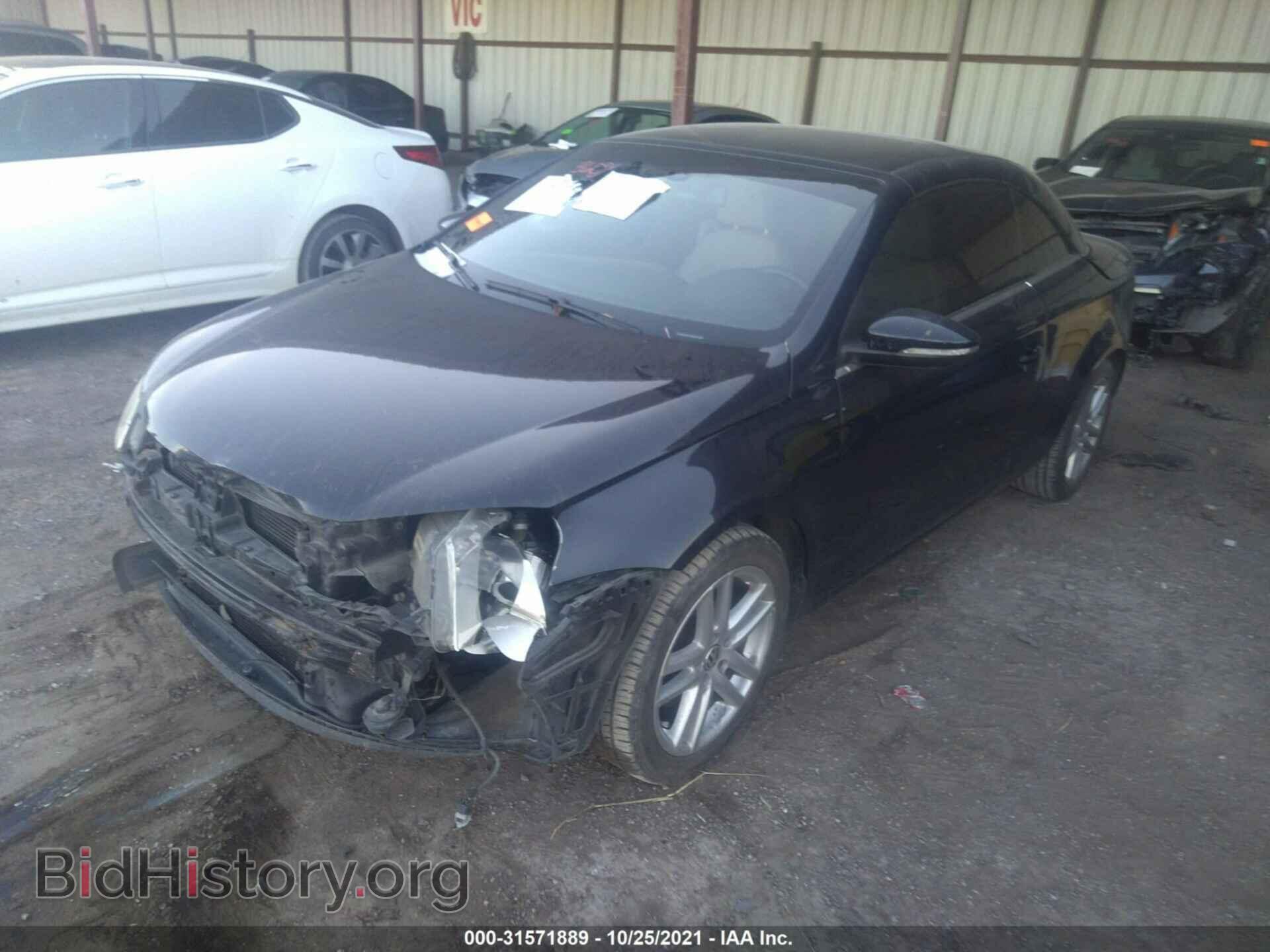 2009 VOLKSWAGEN EOS - VIN: WVWFA71F29V013674 - Фото 2