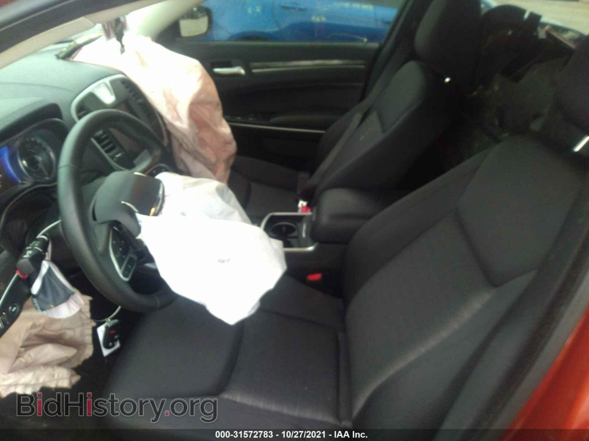 2020 CHRYSLER 300 - VIN: 2C3CCAAG5LH239375 - Фото 5