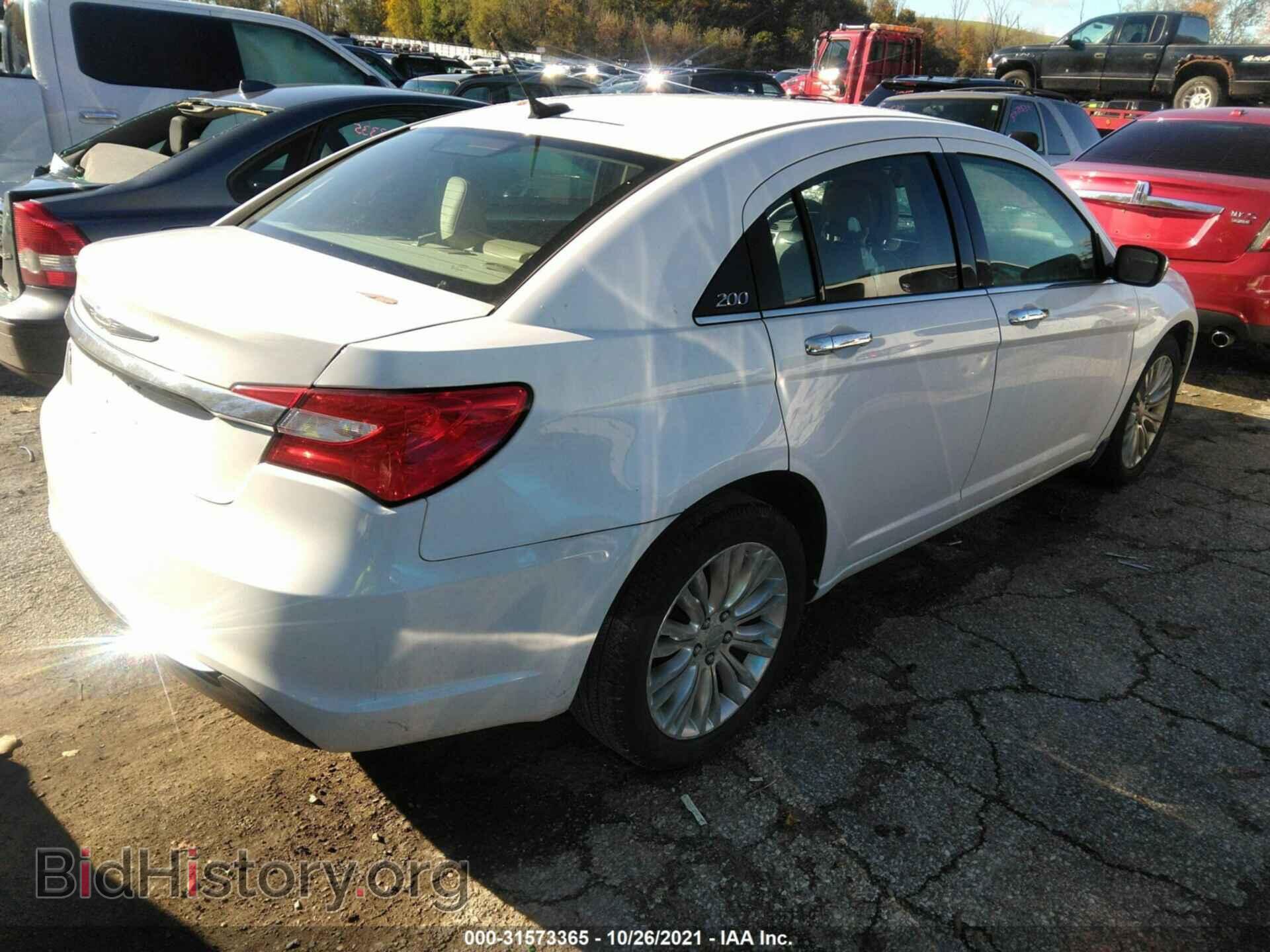 2011 CHRYSLER 200 - VIN: 1C3BC2FG2BN571886 - Фото 4
