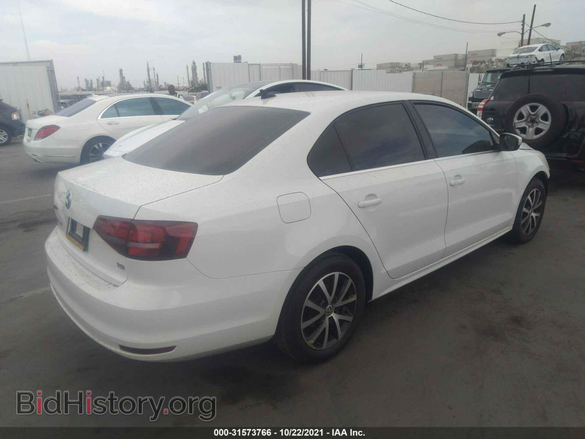 2017 VOLKSWAGEN JETTA - VIN: 3VWDB7AJ4HM357005 - Фото 4