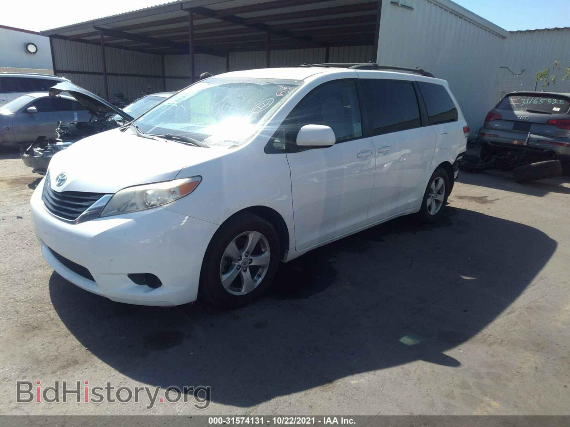 2011 TOYOTA SIENNA - VIN: 5TDKK3DC3BS039187 - Фото 2