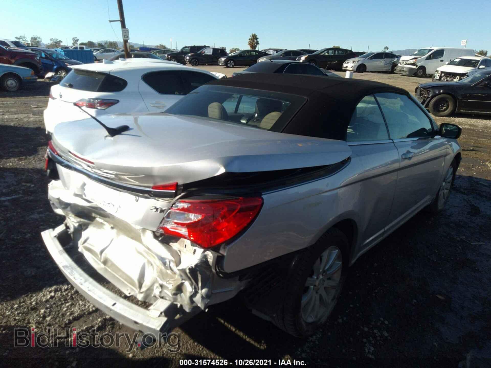 2011 CHRYSLER 200 - VIN: 1C3BC2EB3BN610412 - Фото 4