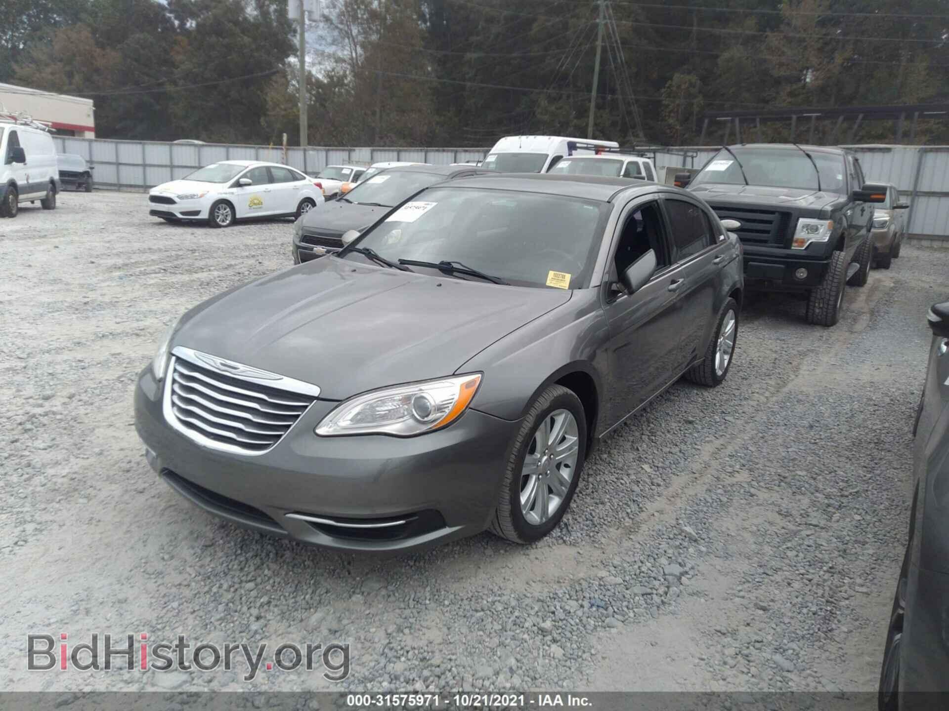 2011 CHRYSLER 200 - VIN: 1C3BC1FB0BN613177 - Photo 2