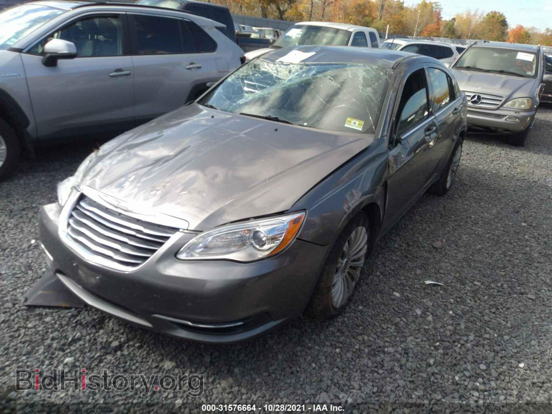 2012 CHRYSLER 200 - VIN: 1C3CCBAB3CN126803 - Фото 2