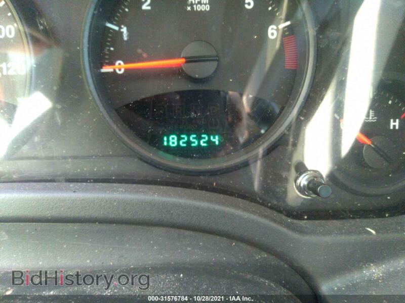 2011 Jeep COMPASS (VIN 1J4NF1FB9BD240219) — фото 7 из 11