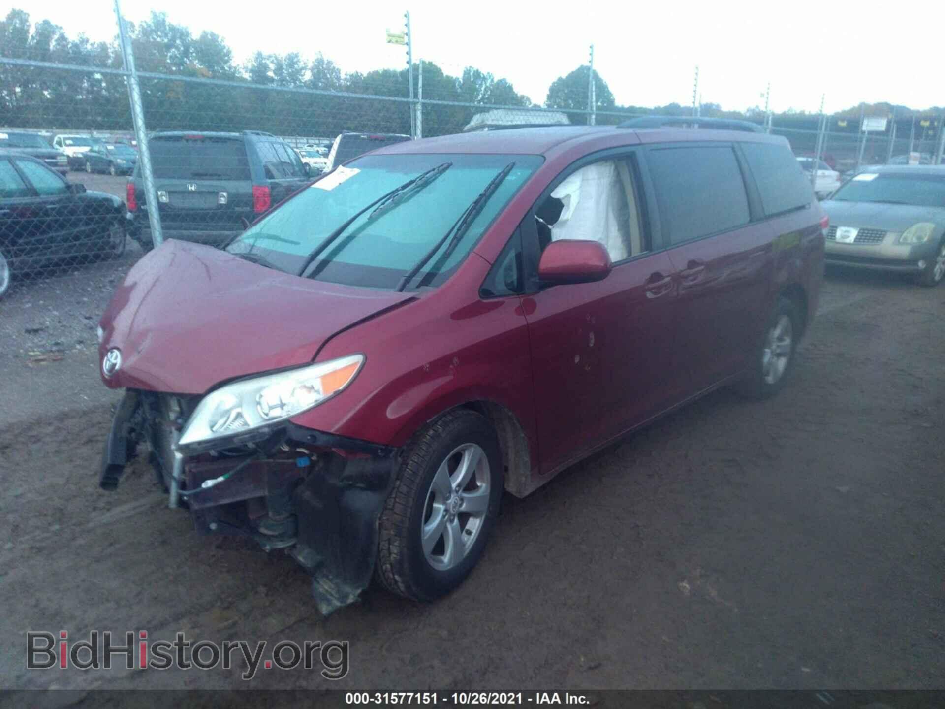 2012 TOYOTA SIENNA - VIN: 5TDKK3DC1CS248672 - Фото 2