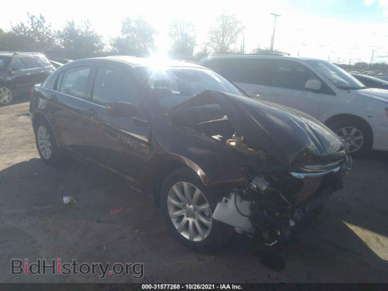 2013 Chrysler 200 Touring (VIN 1C3CCBBB4DN553343) — фото 1 из 11, IAAI, повреждение: передняя часть