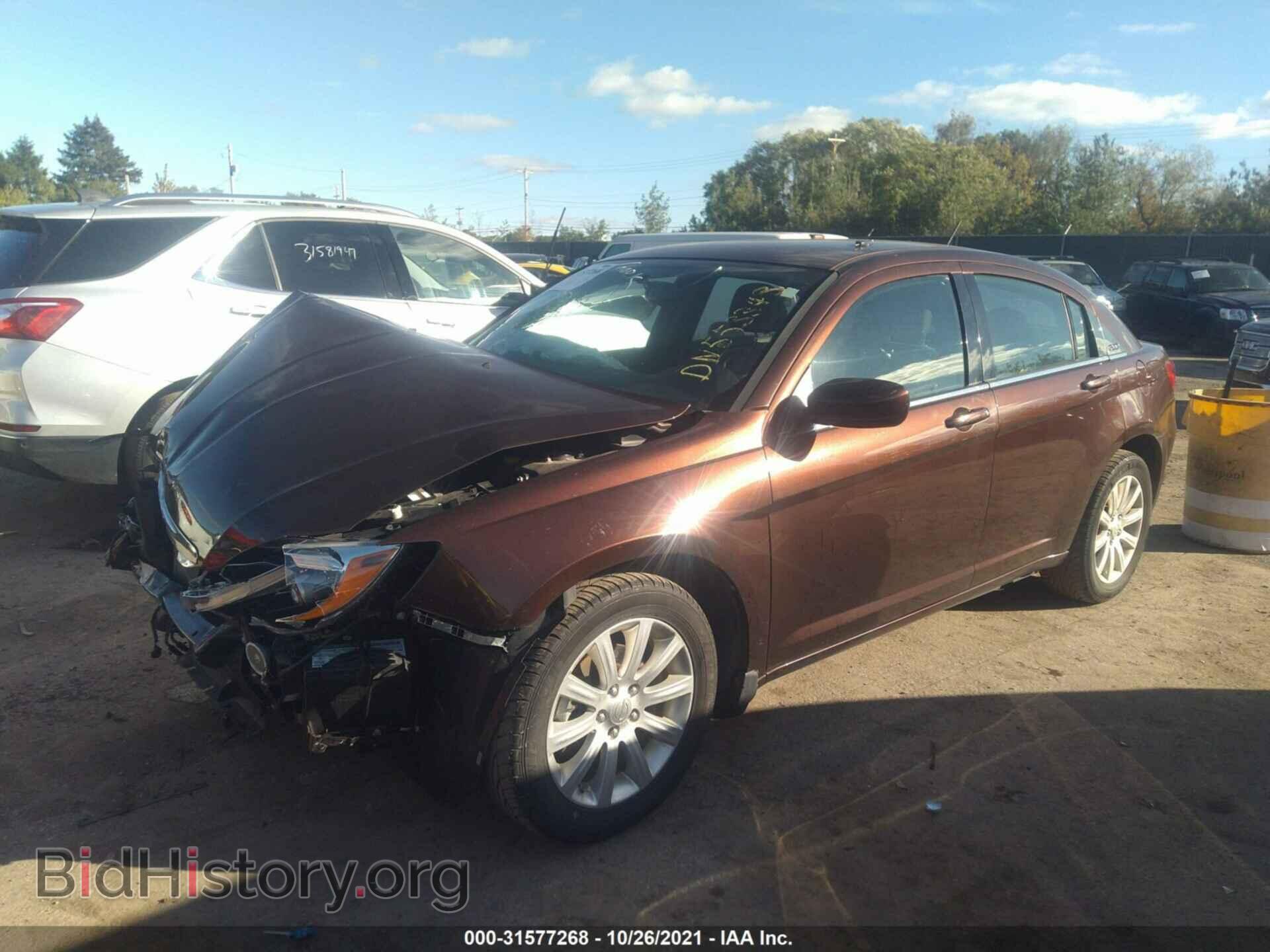 2013 CHRYSLER 200 - VIN: 1C3CCBBB4DN553343 - Фото 2