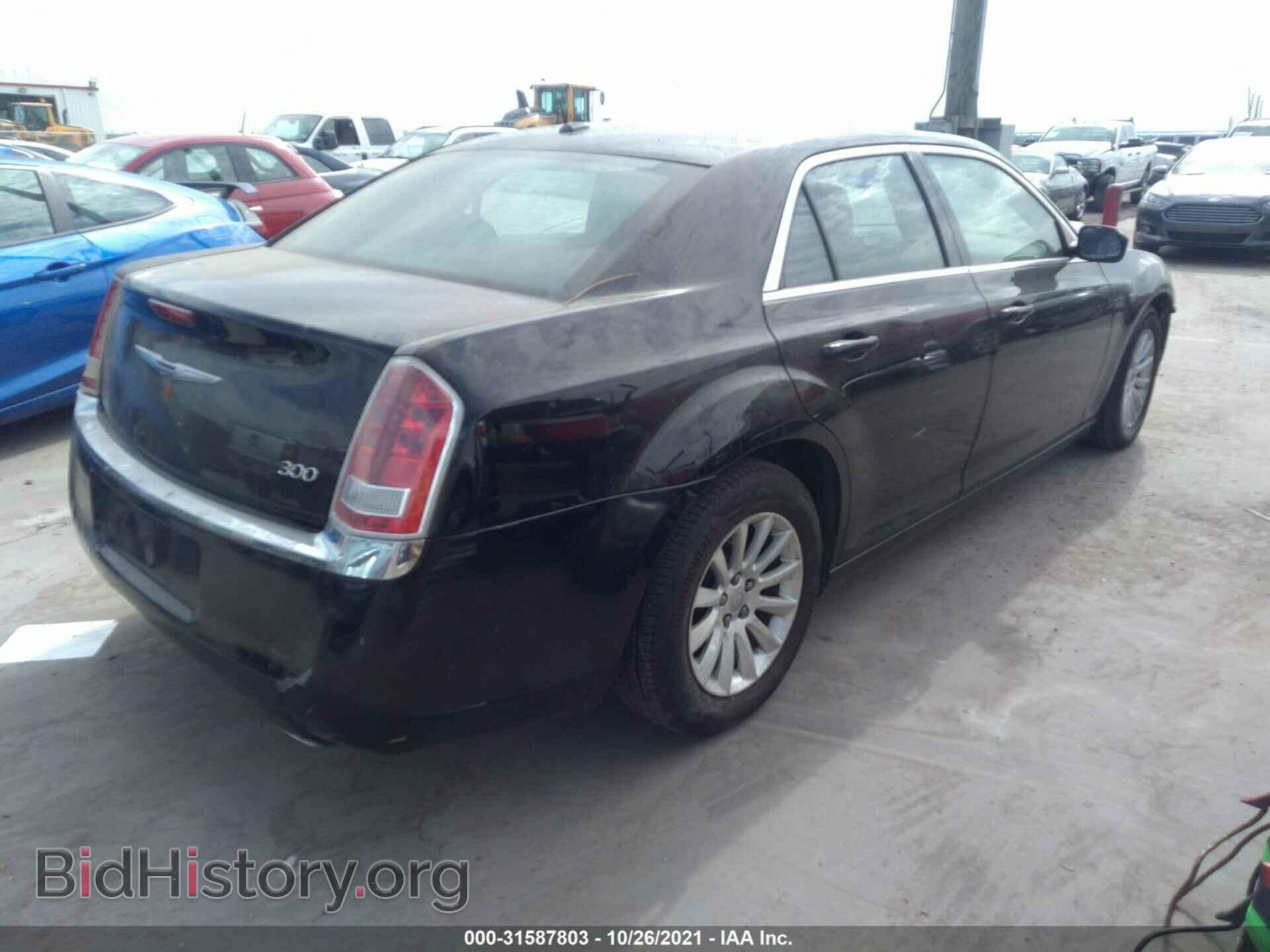 2013 CHRYSLER 300 - VIN: 2C3CCAAG1DH588471 - Фото 4
