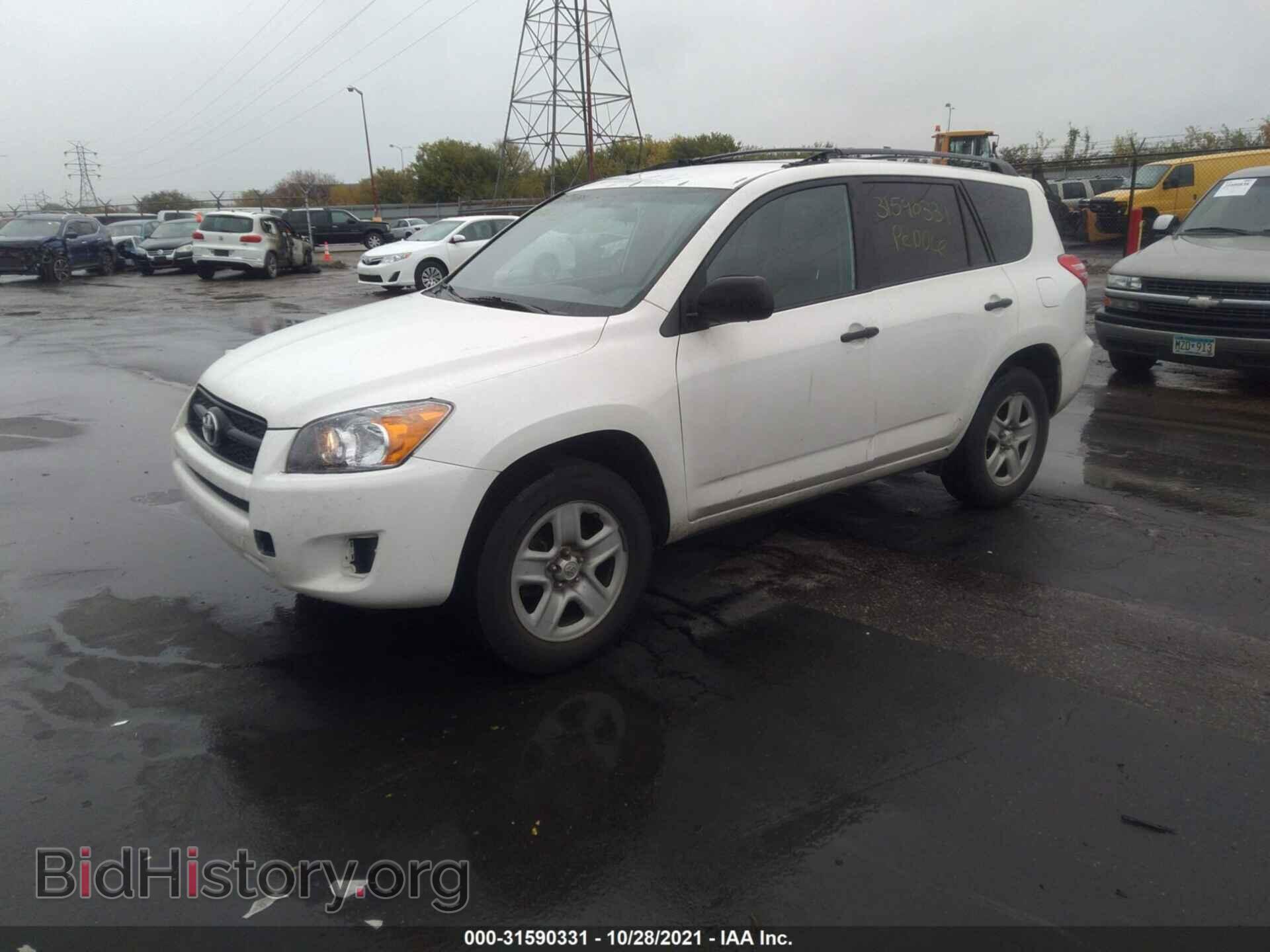 2011 TOYOTA RAV4 - VIN: 2T3KF4DV4BW053318 - Фото 2
