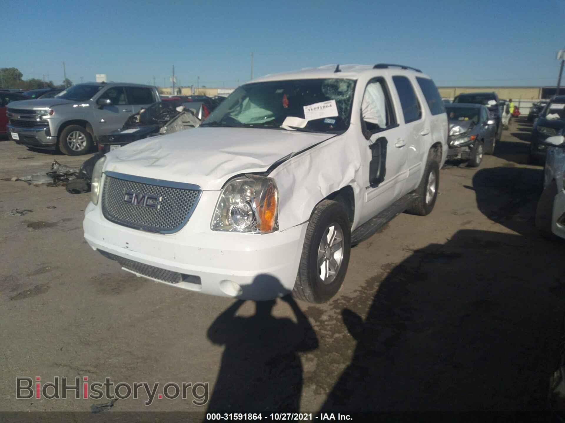2011 GMC YUKON - VIN: 1GKS1AE03BR363156 - Фото 2