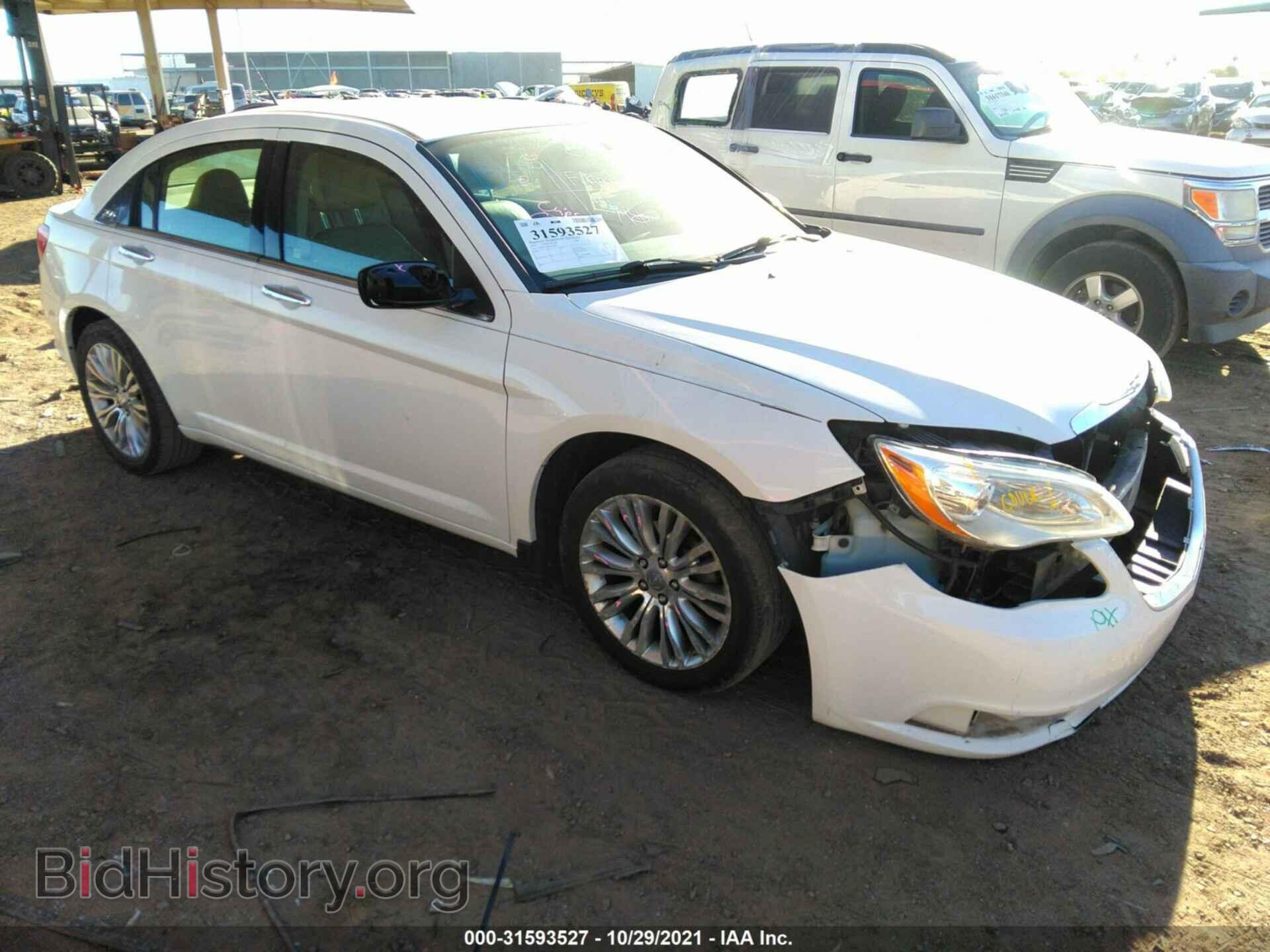 Photo 1C3BC2FB8BN500826 - CHRYSLER 200 2011