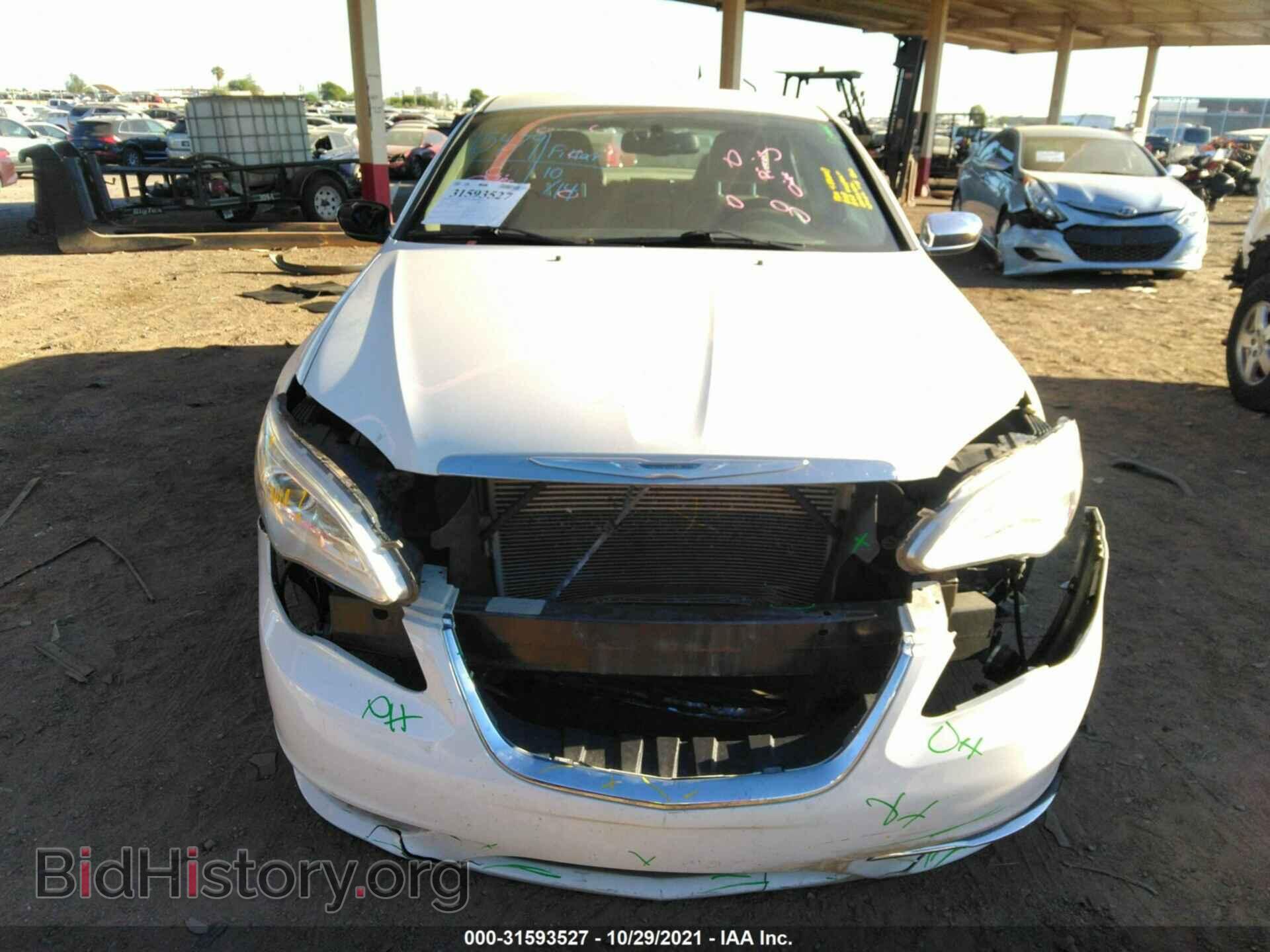 2011 CHRYSLER 200 - VIN: 1C3BC2FB8BN500826 - Фото 6