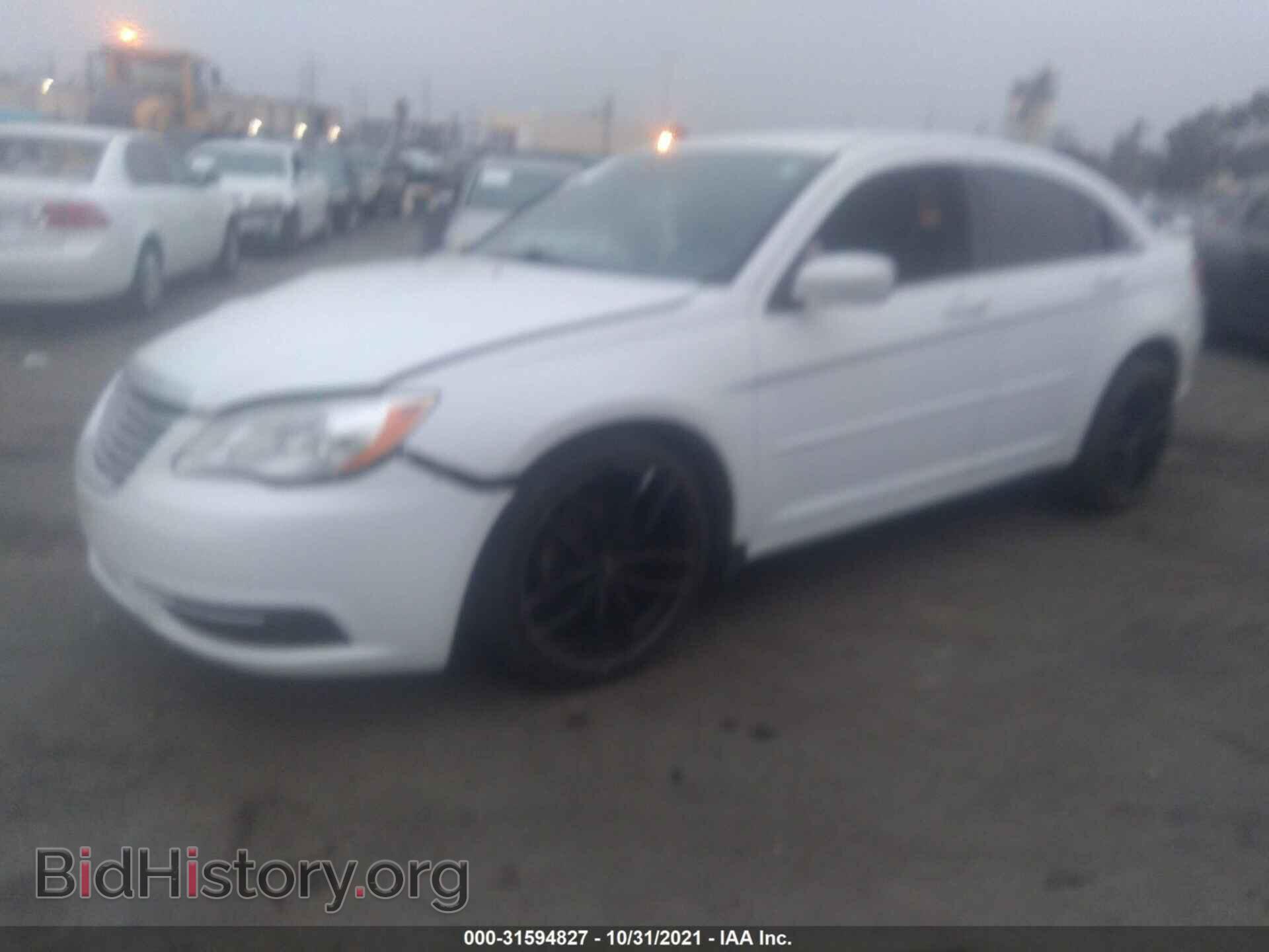 2012 CHRYSLER 200 - VIN: 1C3CCBAB0CN317420 - Фото 2