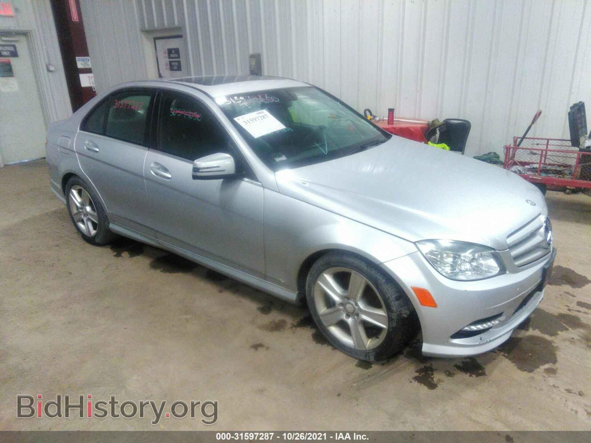 Photo WDDGF8BB2BR142669 - MERCEDES-BENZ C-CLASS 2011