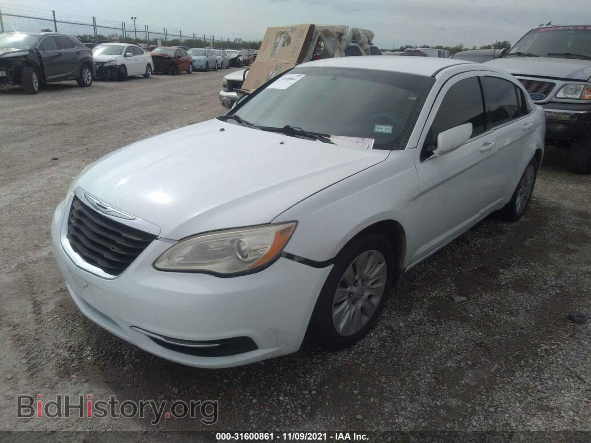 2012 CHRYSLER 200 - VIN: 1C3CCBAG5CN172161 - Фото 2