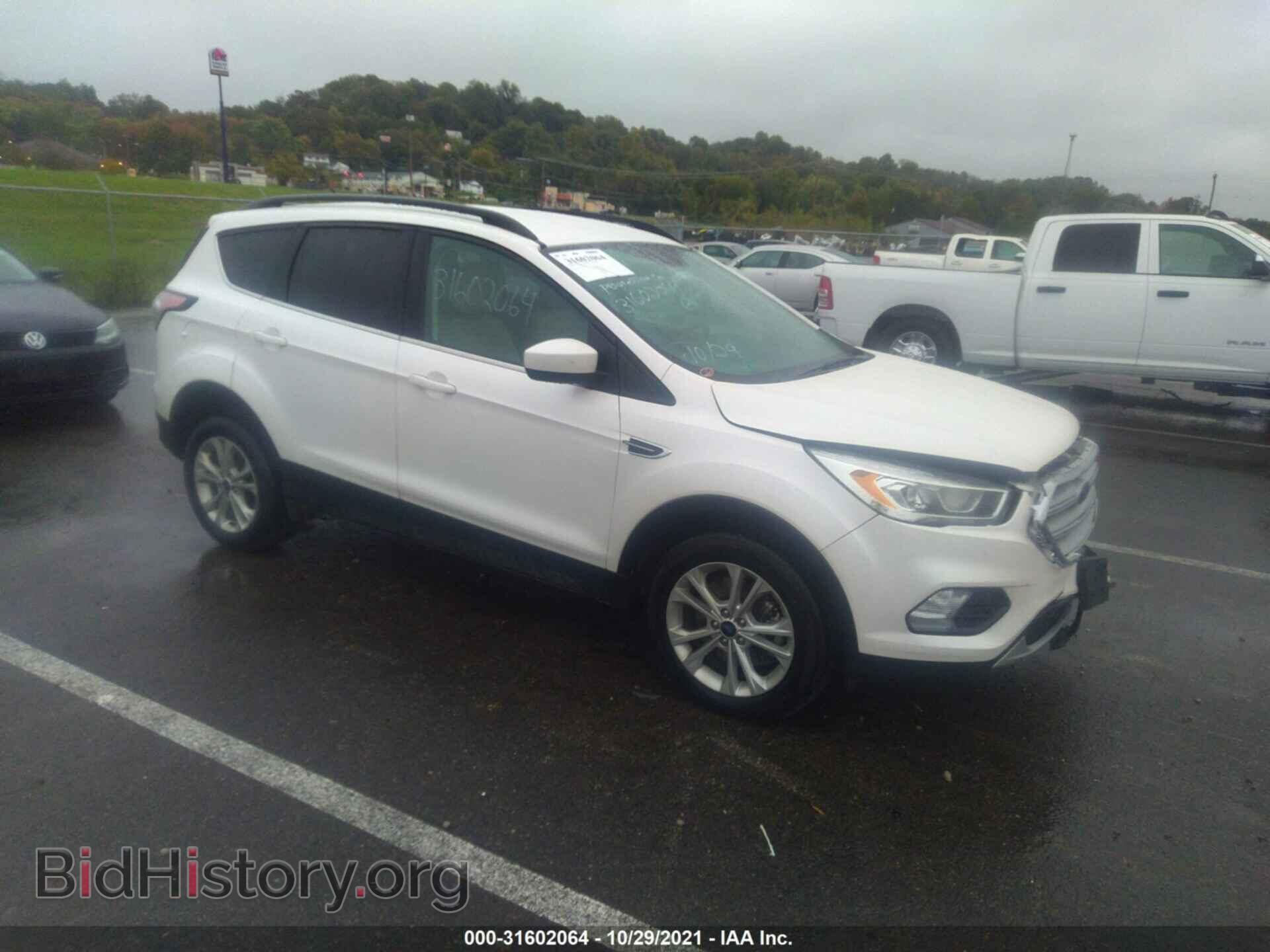 Фотография 1FMCU9GD6HUB80132 - FORD ESCAPE 2017