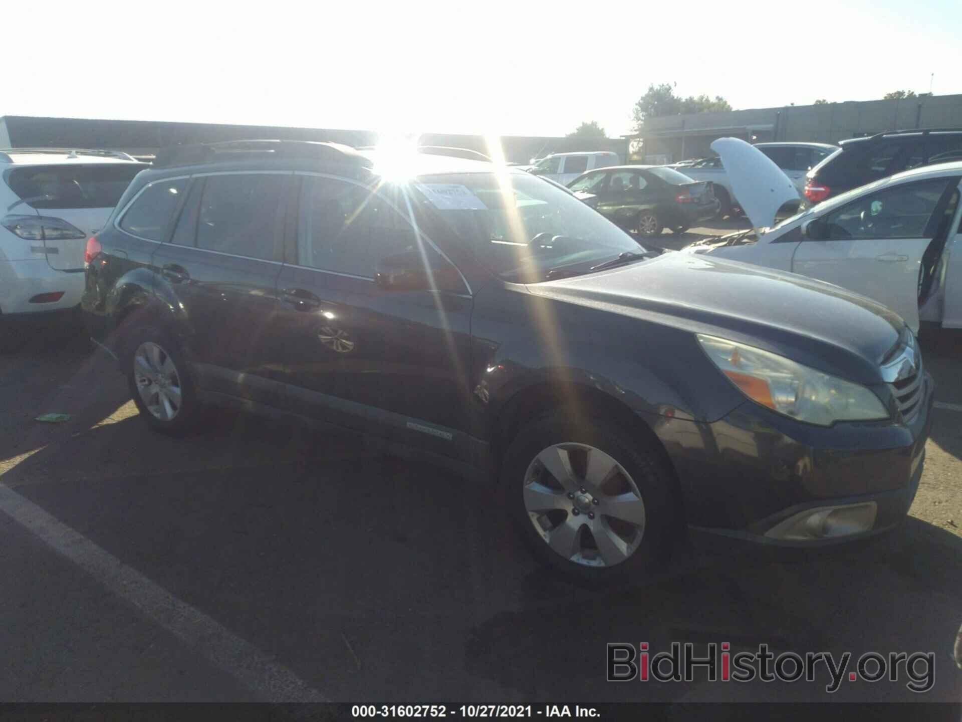 Photo 4S4BRBGC2B3417417 - SUBARU OUTBACK 2011