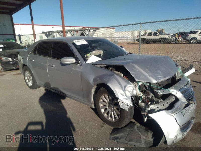 2012 Chrysler 300 (VIN 2C3CCAAG3CH104332) — фото 1 из 11, IAAI, повреждение: передняя часть