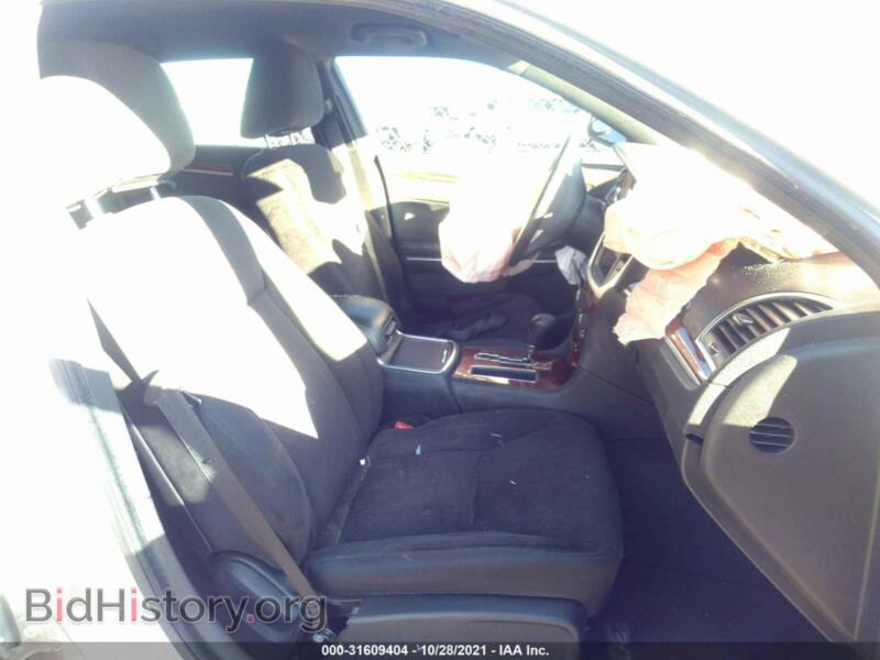 2012 Chrysler 300 (VIN 2C3CCAAG3CH104332) — фото 5 из 11