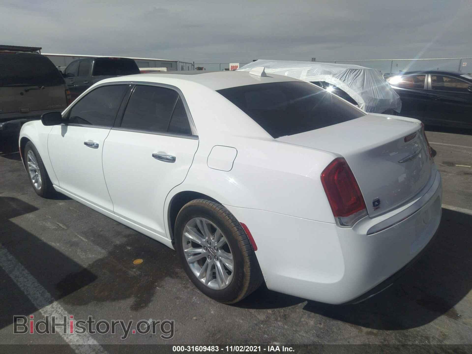 2017 CHRYSLER 300 - VIN: 2C3CCAEGXHH564251 - Фото 3