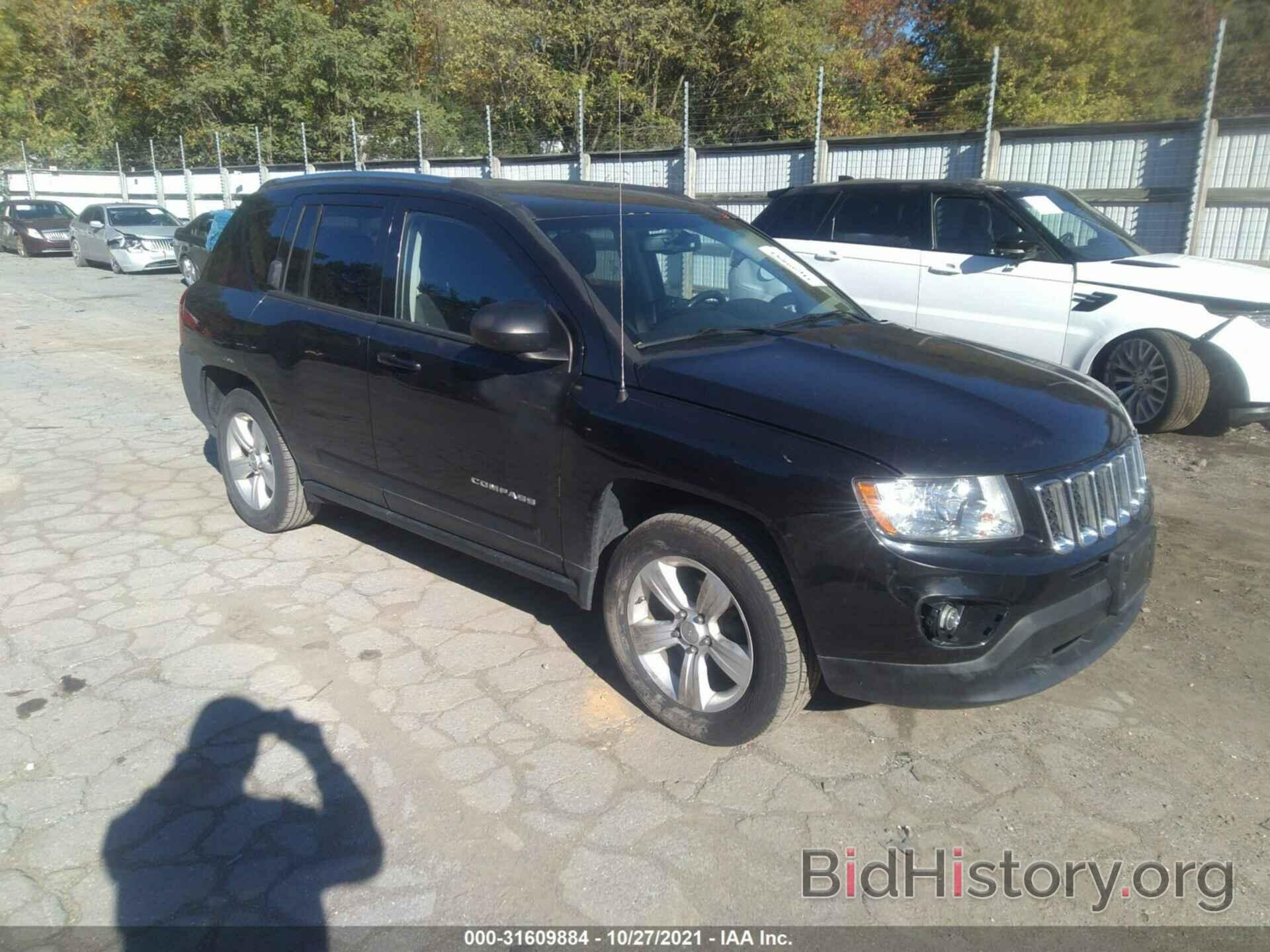 Photo 1J4NF1FB1BD180176 - JEEP COMPASS 2011