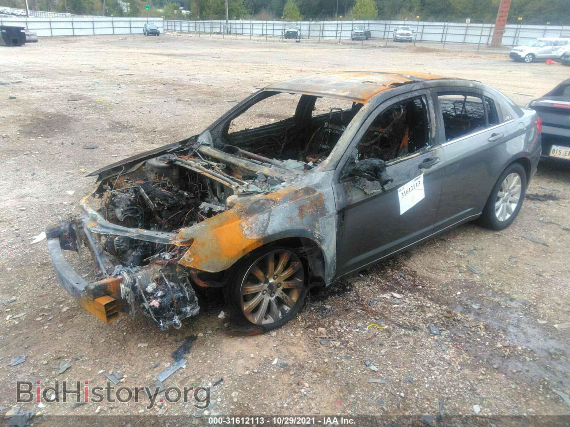 2012 CHRYSLER 200 - VIN: 1C3CCBBBXCN103761 - Фото 2