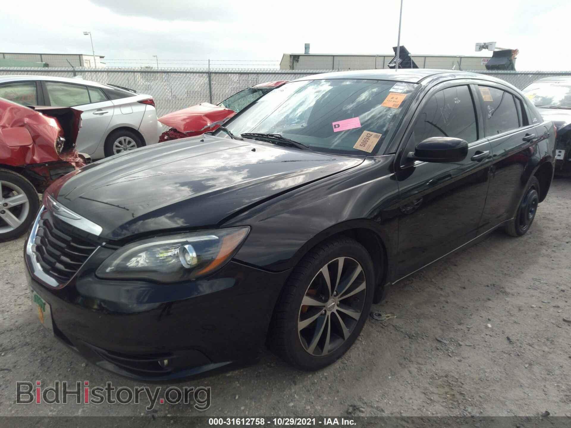 2013 CHRYSLER 200 - VIN: 1C3CCBCG1DN520312 - Photo 2