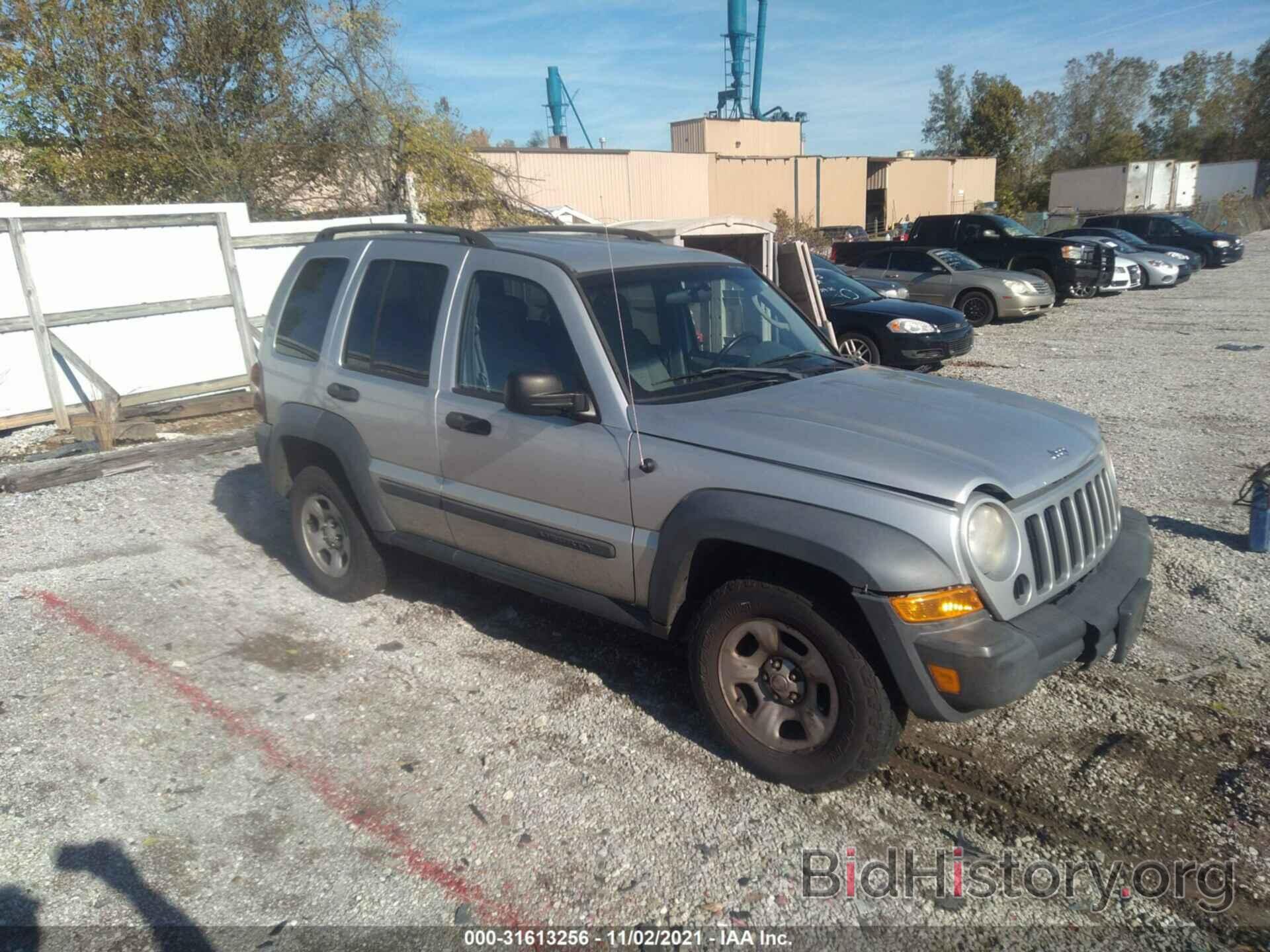 Photo 1J8GL48K47W653921 - JEEP LIBERTY 2007