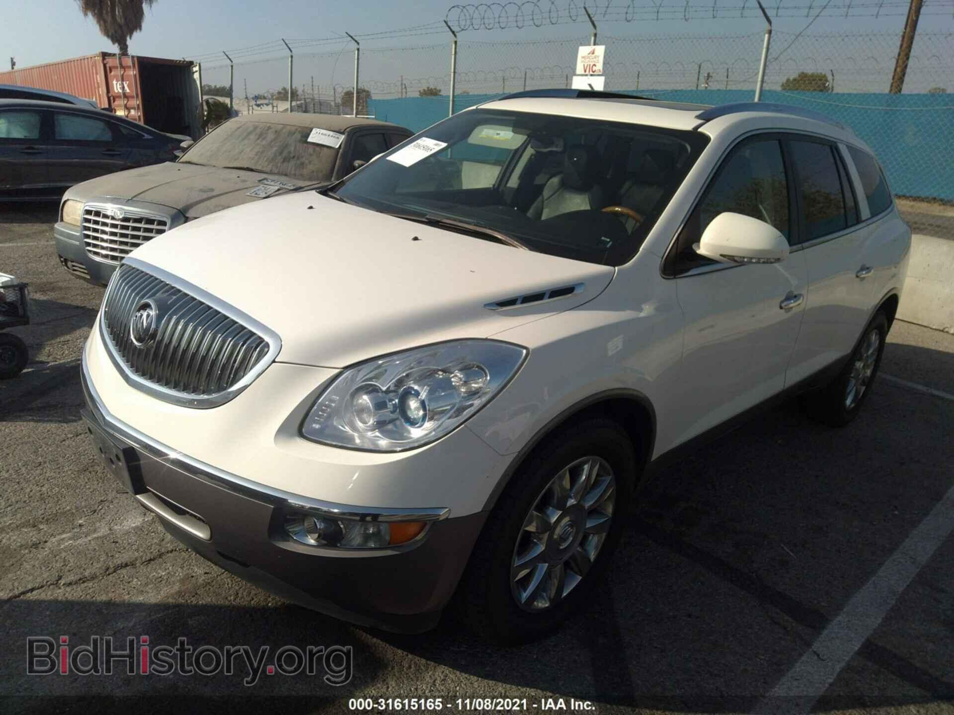 2011 BUICK ENCLAVE - VIN: 5GAKRBED8BJ173429 - Фото 2