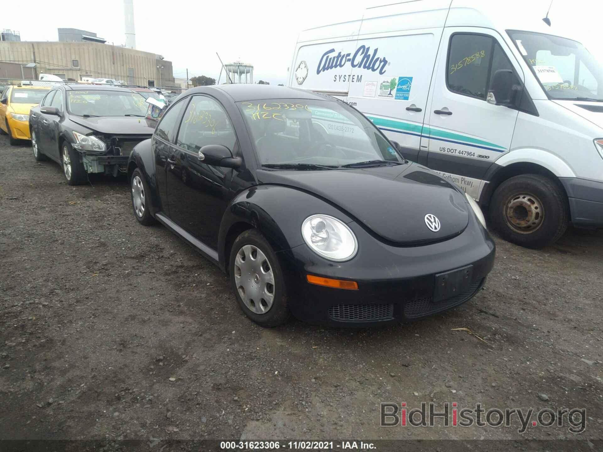 Photo 3VWPG3AG4AM018424 - VOLKSWAGEN NEW BEETLE COUPE 2010