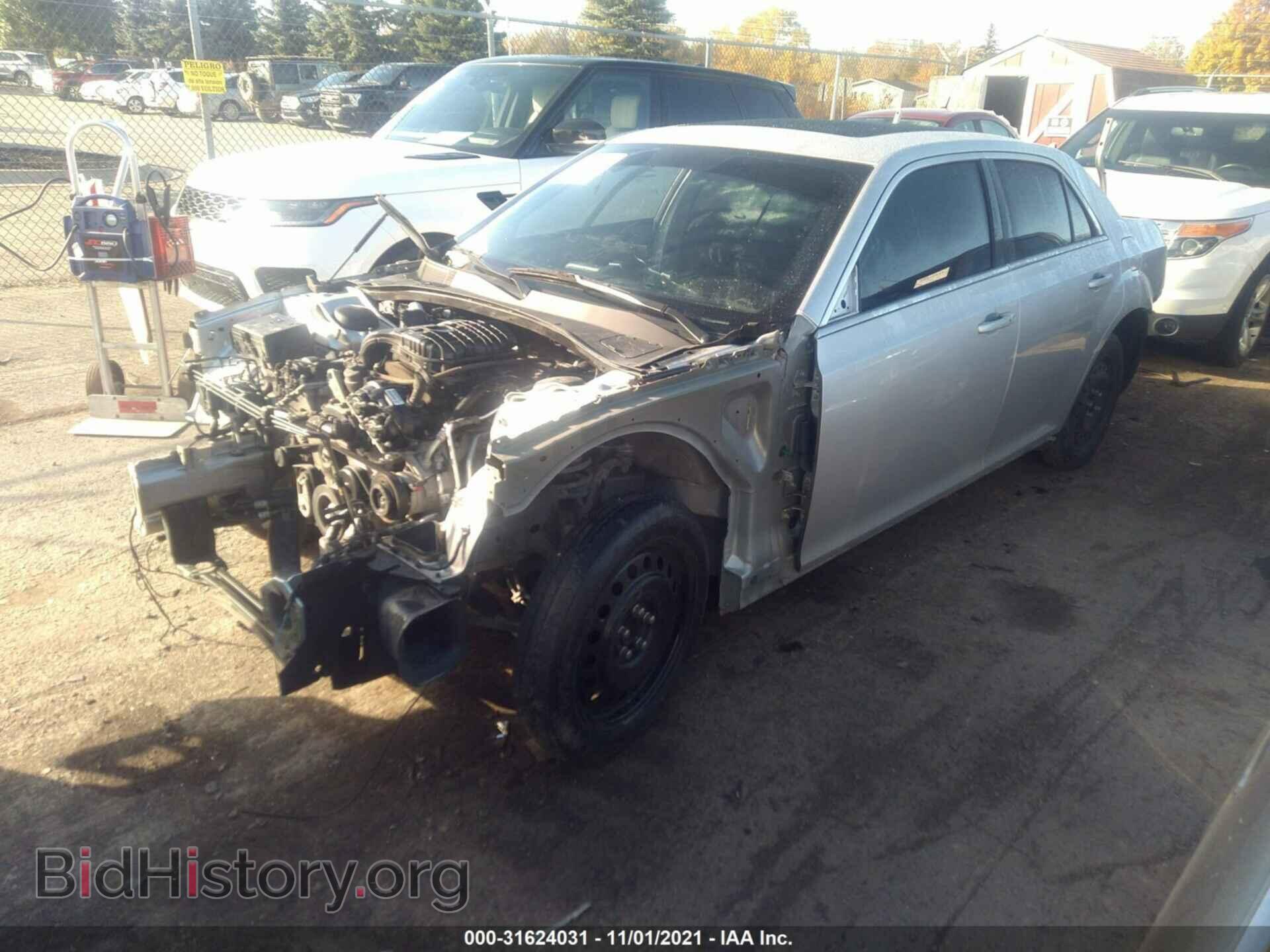 2012 CHRYSLER 300 - VIN: 2C3CCABG4CH313450 - Фото 2