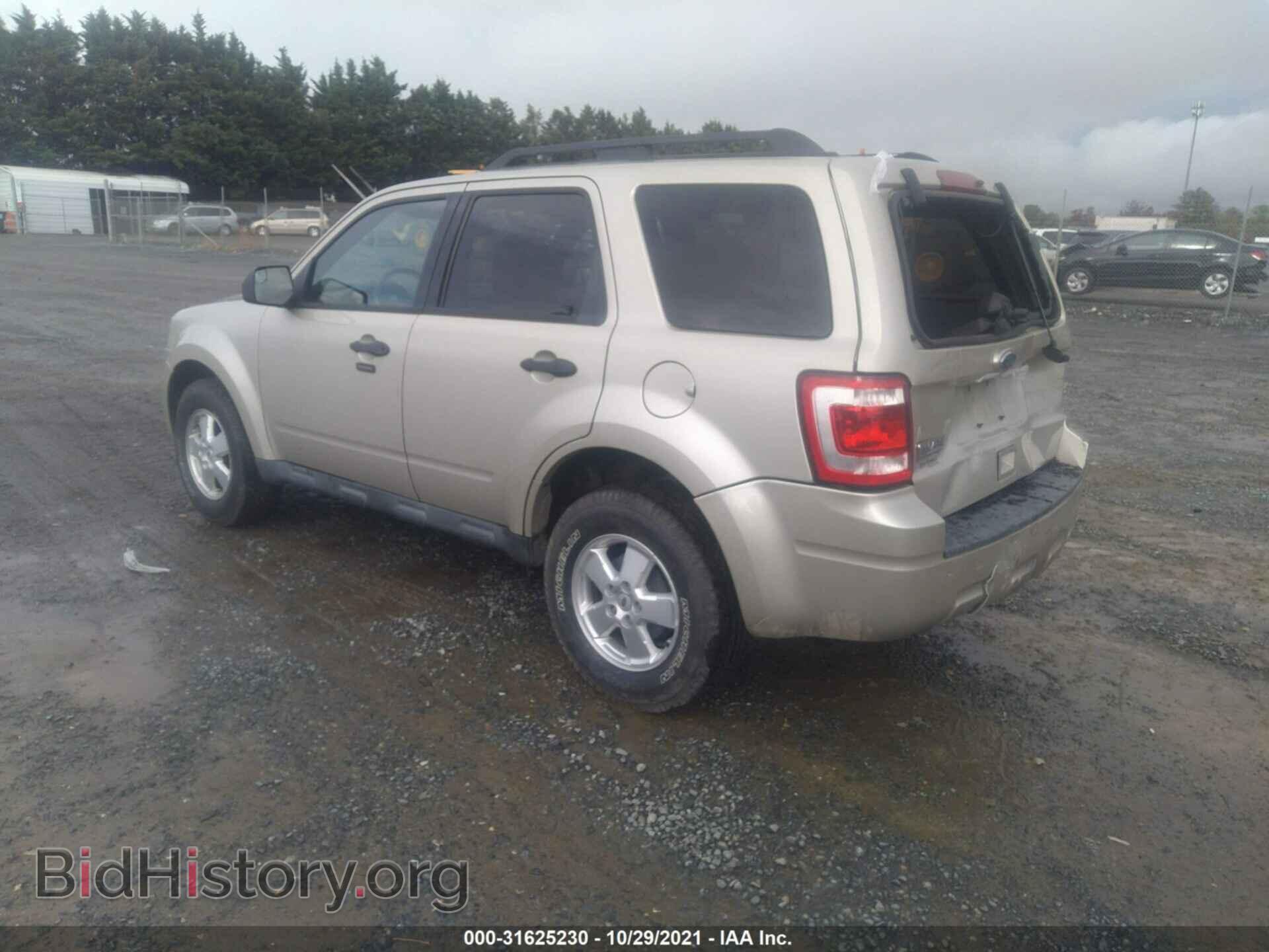 2011 FORD ESCAPE - VIN: 1FMCU0D70BKC47529 - Фото 3