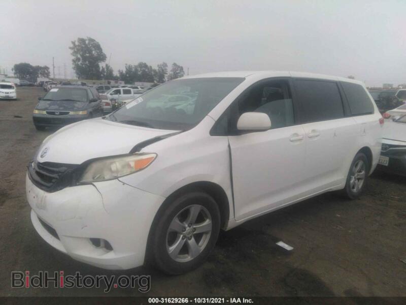 2011 Toyota SIENNA (VIN 5TDKA3DC3BS007732) — фото 2 из 11