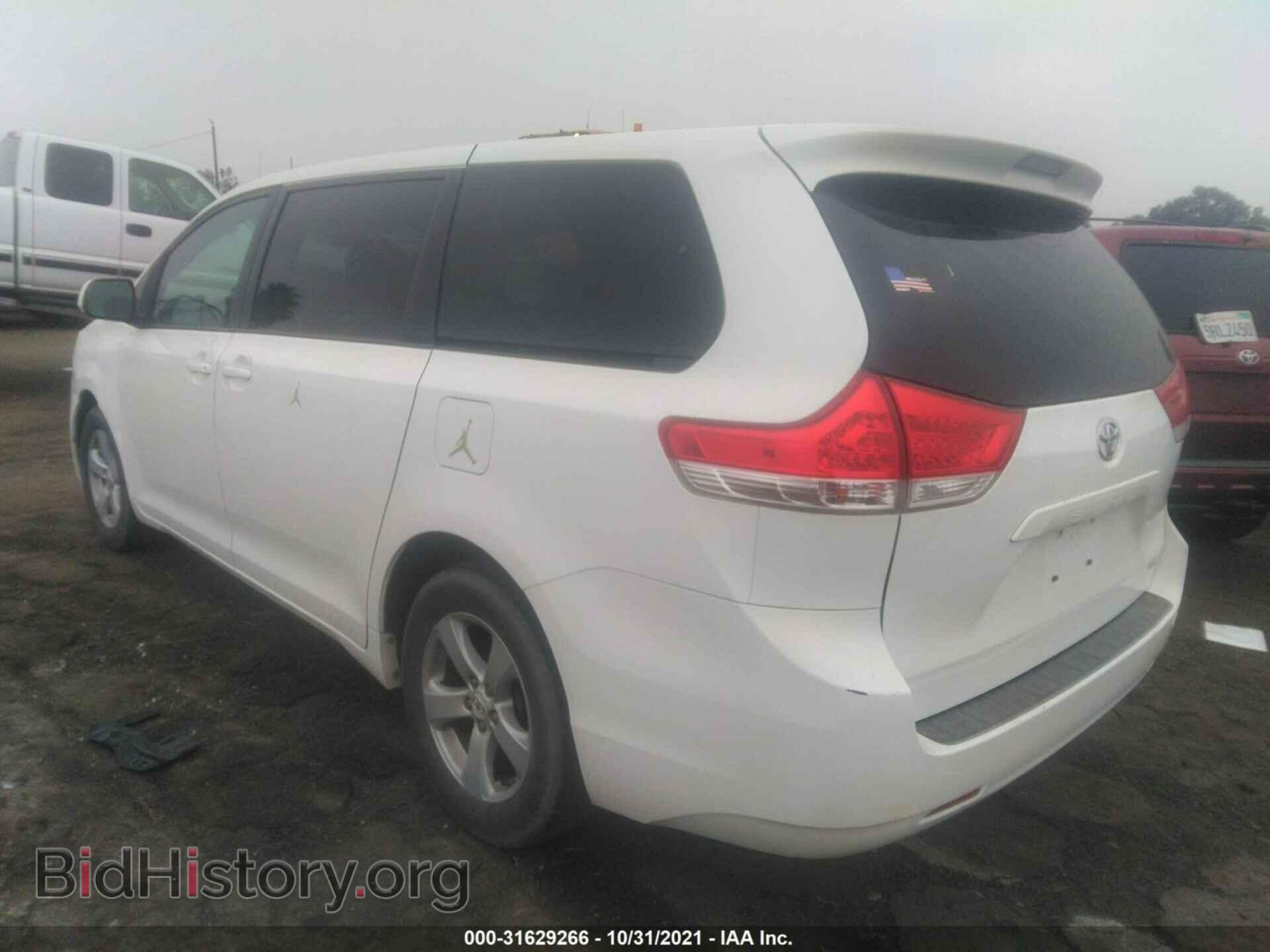 2011 TOYOTA SIENNA - VIN: 5TDKA3DC3BS007732 - Фото 3