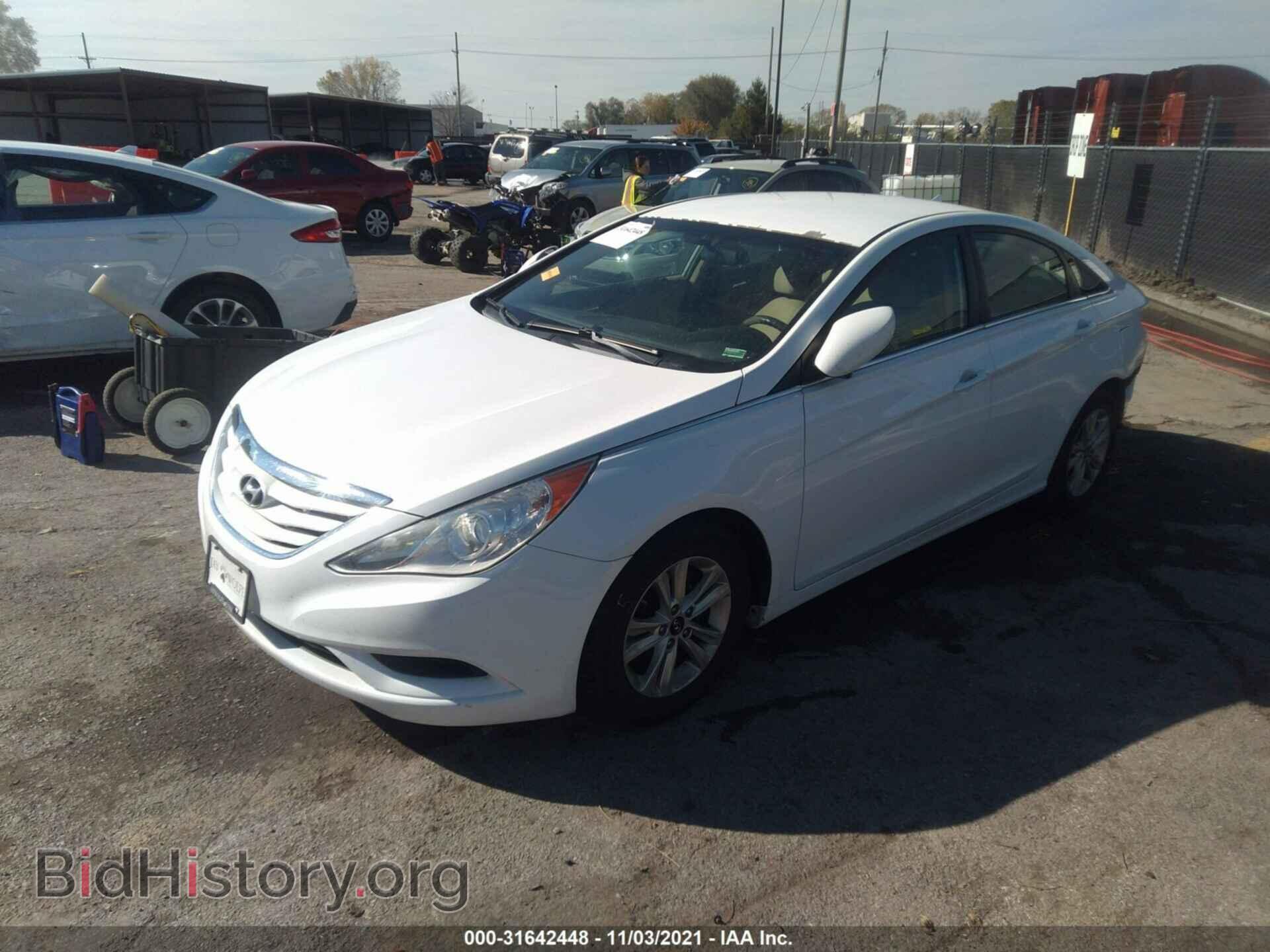 2011 HYUNDAI SONATA - VIN: 5NPEB4AC3BH044709 - Фото 2