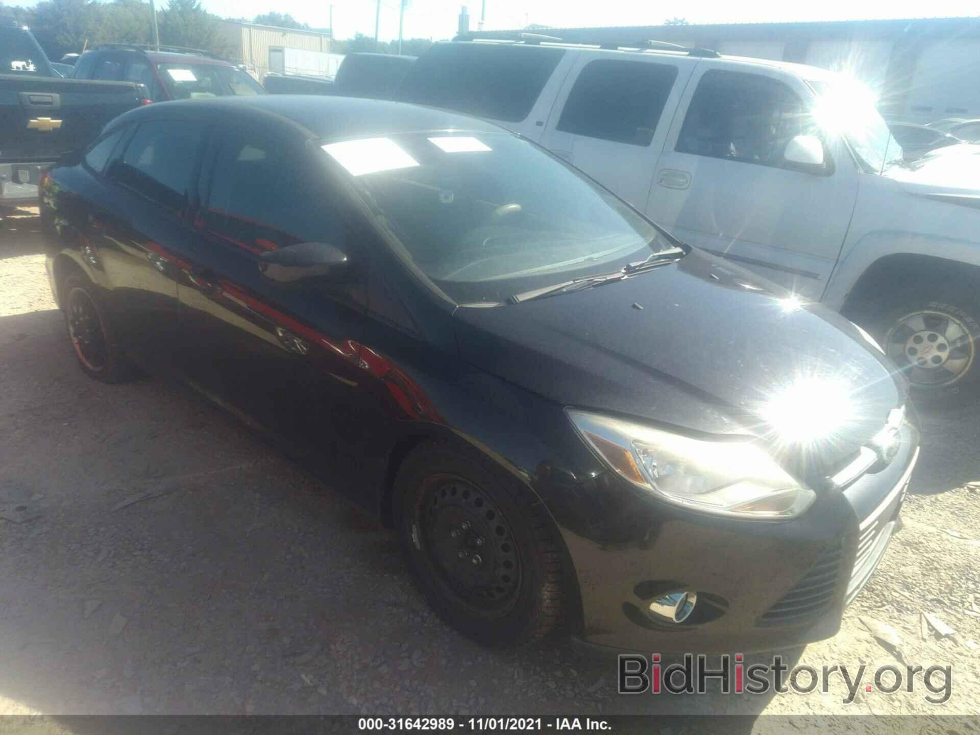 Photo 1FAHP3F25CL166385 - FORD FOCUS 2012