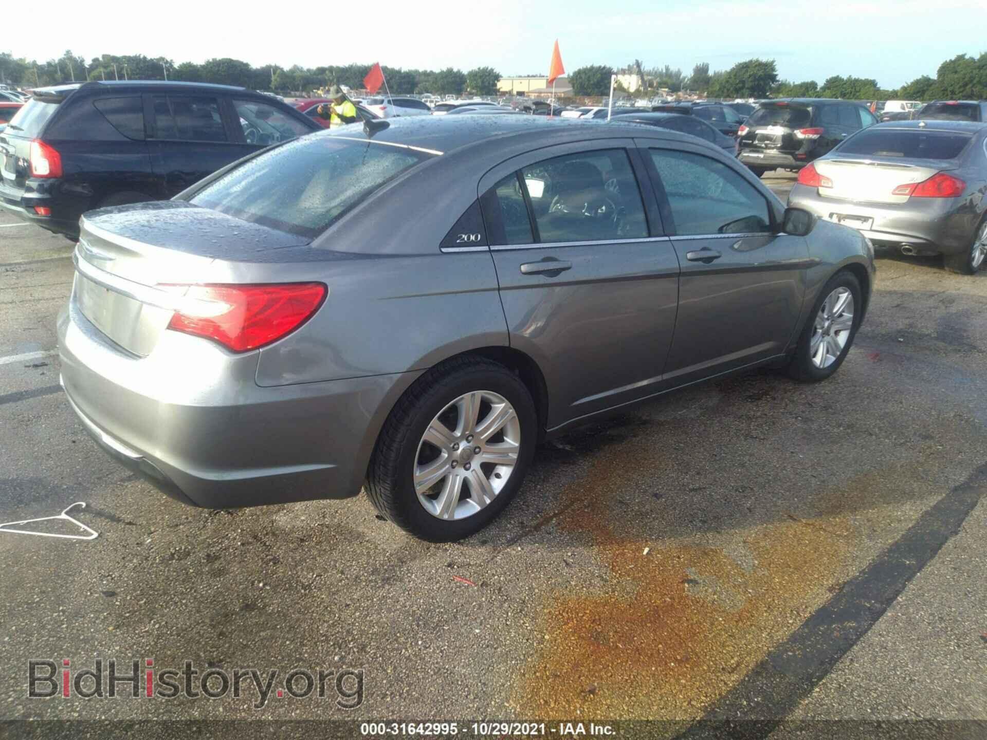 2012 CHRYSLER 200 - VIN: 1C3CCBBGXCN130633 - Фото 4