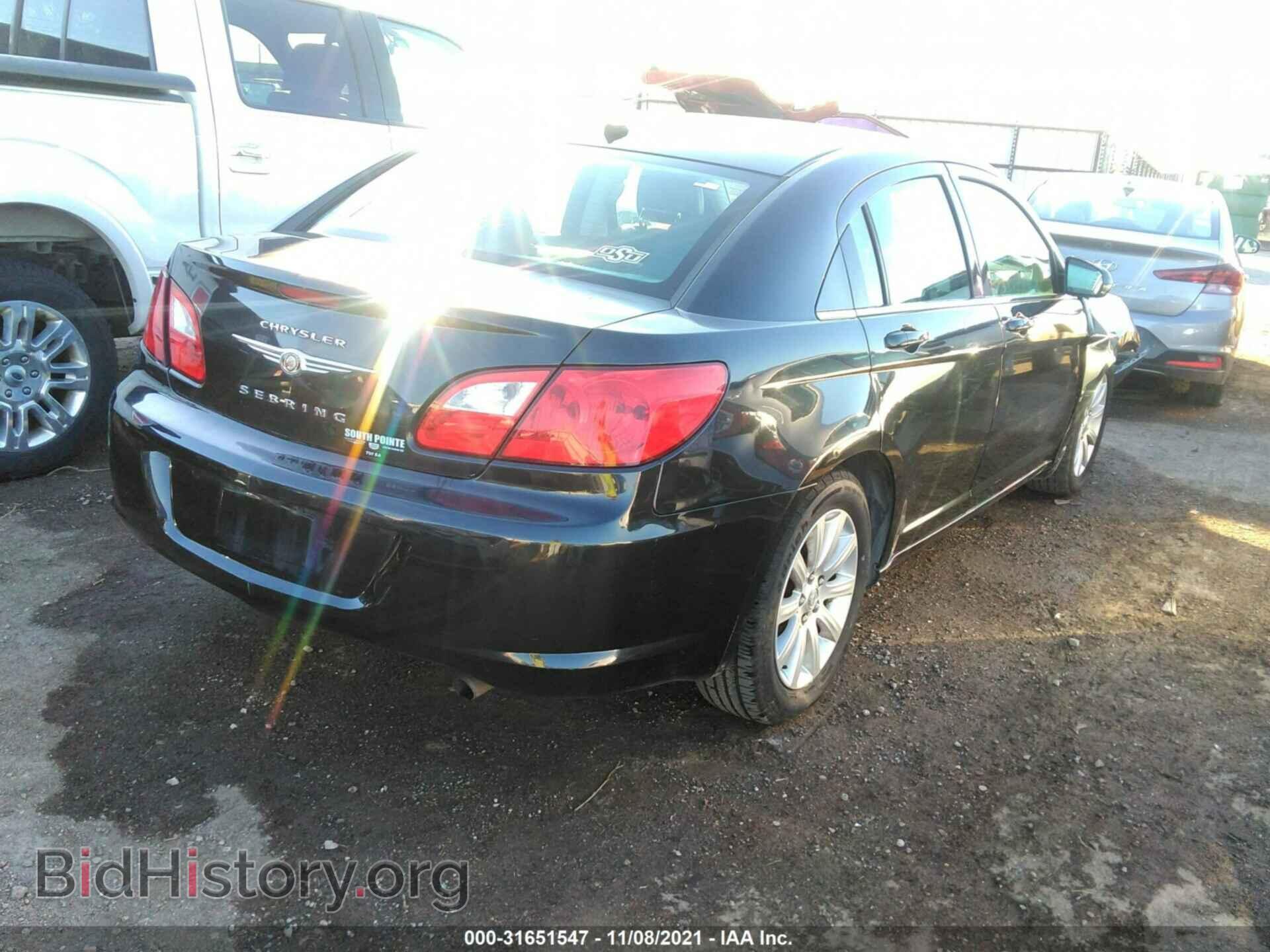 2010 CHRYSLER SEBRING - VIN: 1C3CC5FB8AN138033 - Фото 4