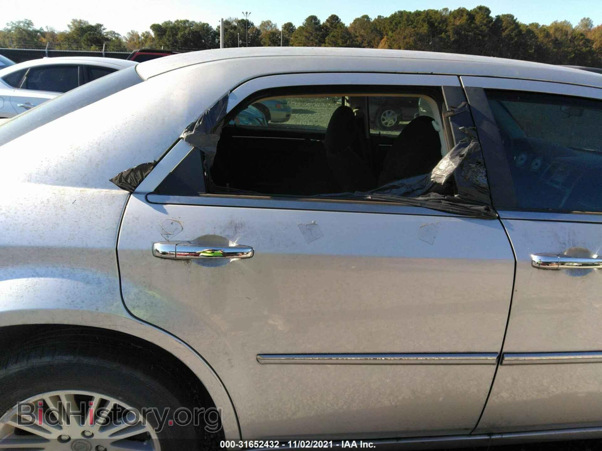2010 CHRYSLER 300 - VIN: 2C3CA4CD8AH330535 - Photo 6