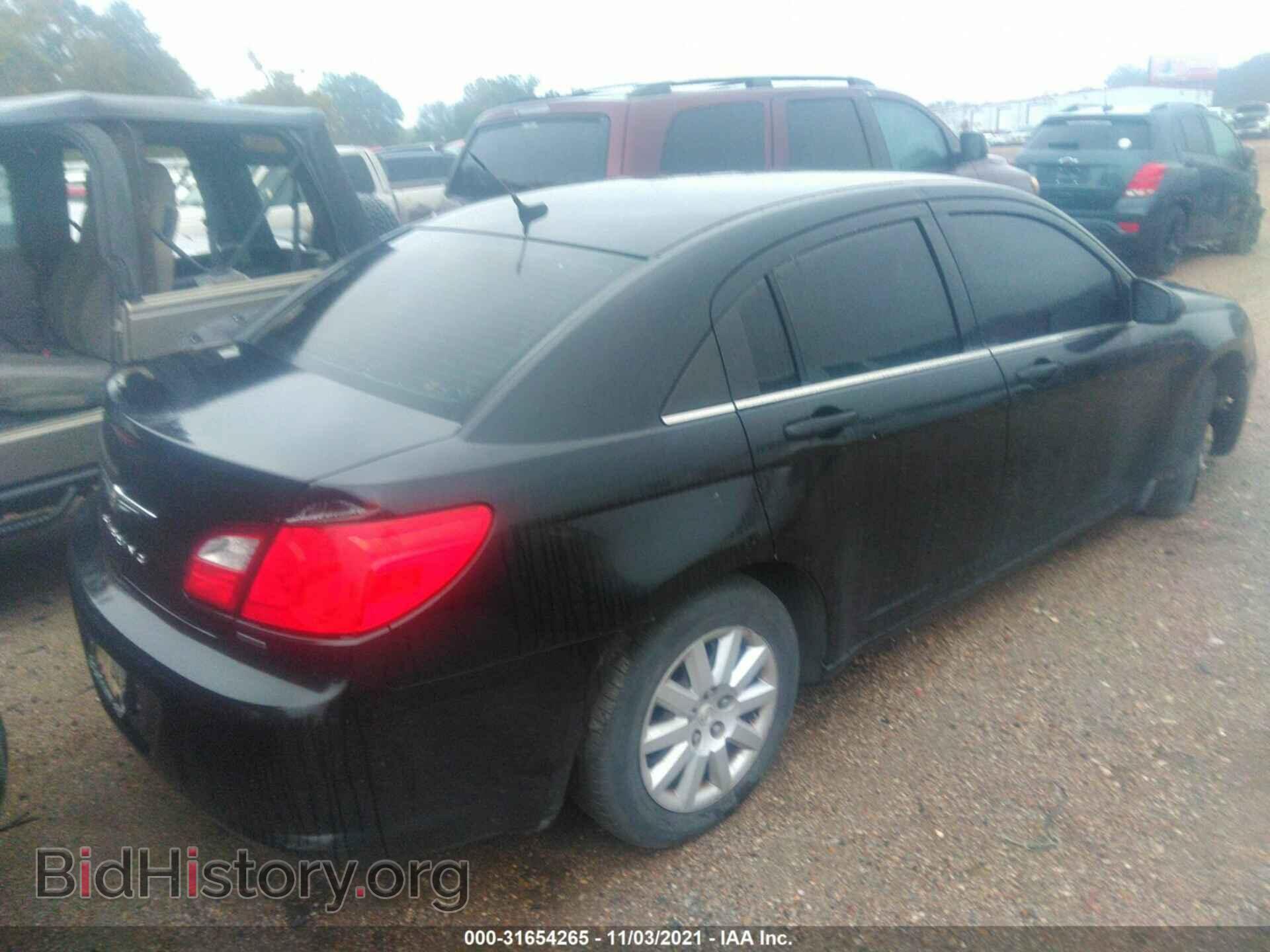 2010 CHRYSLER SEBRING - VIN: 1C3CC4FB2AN202772 - Фото 4