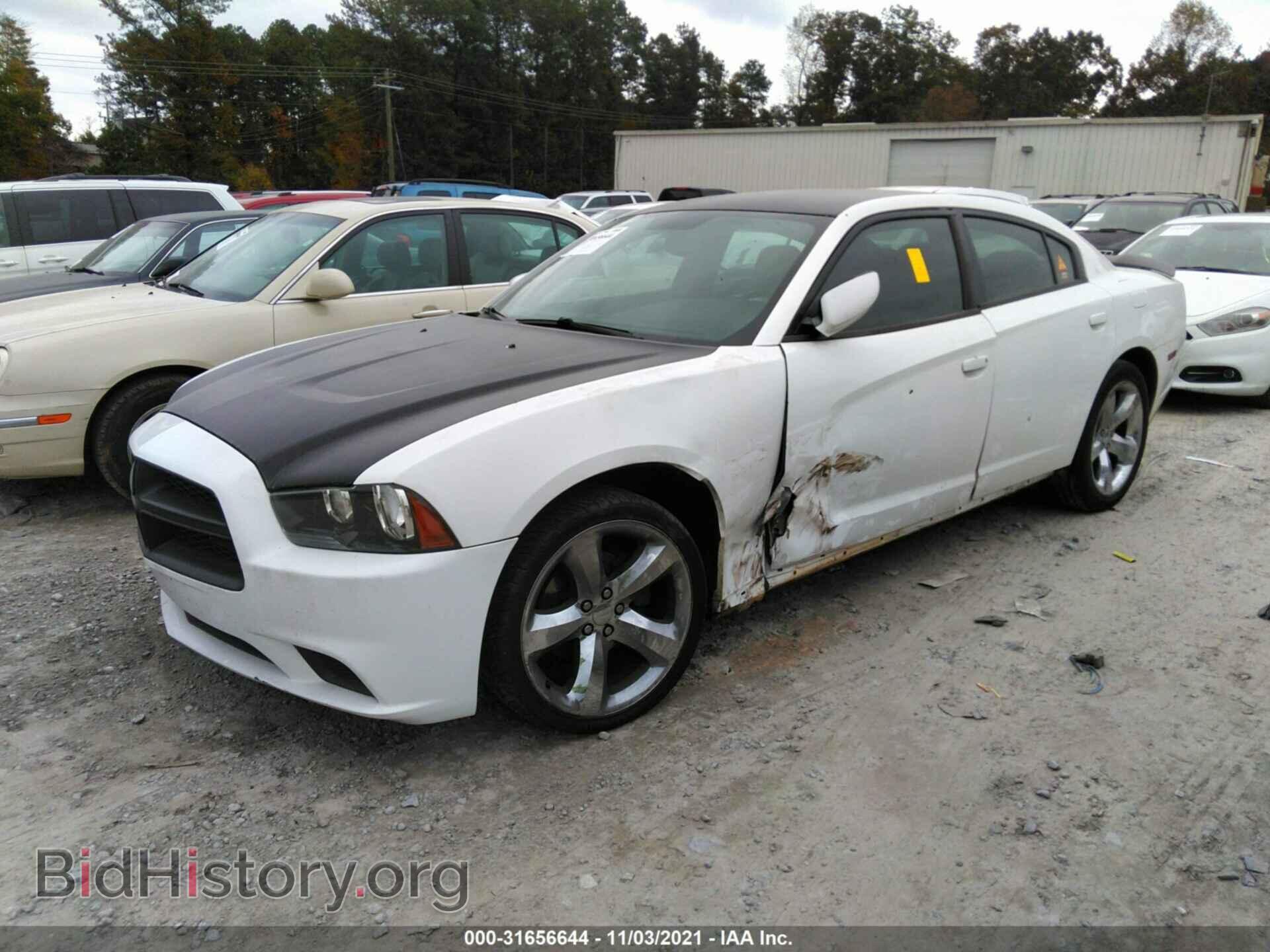 2011 DODGE CHARGER - VIN: 2B3CL3CG5BH584846 - Фото 2
