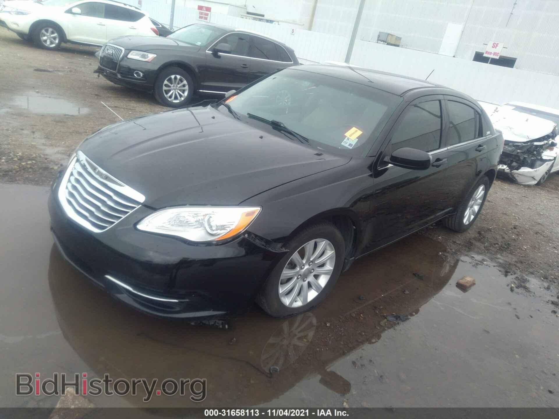 2013 CHRYSLER 200 - VIN: 1C3CCBBB2DN654851 - Фото 2