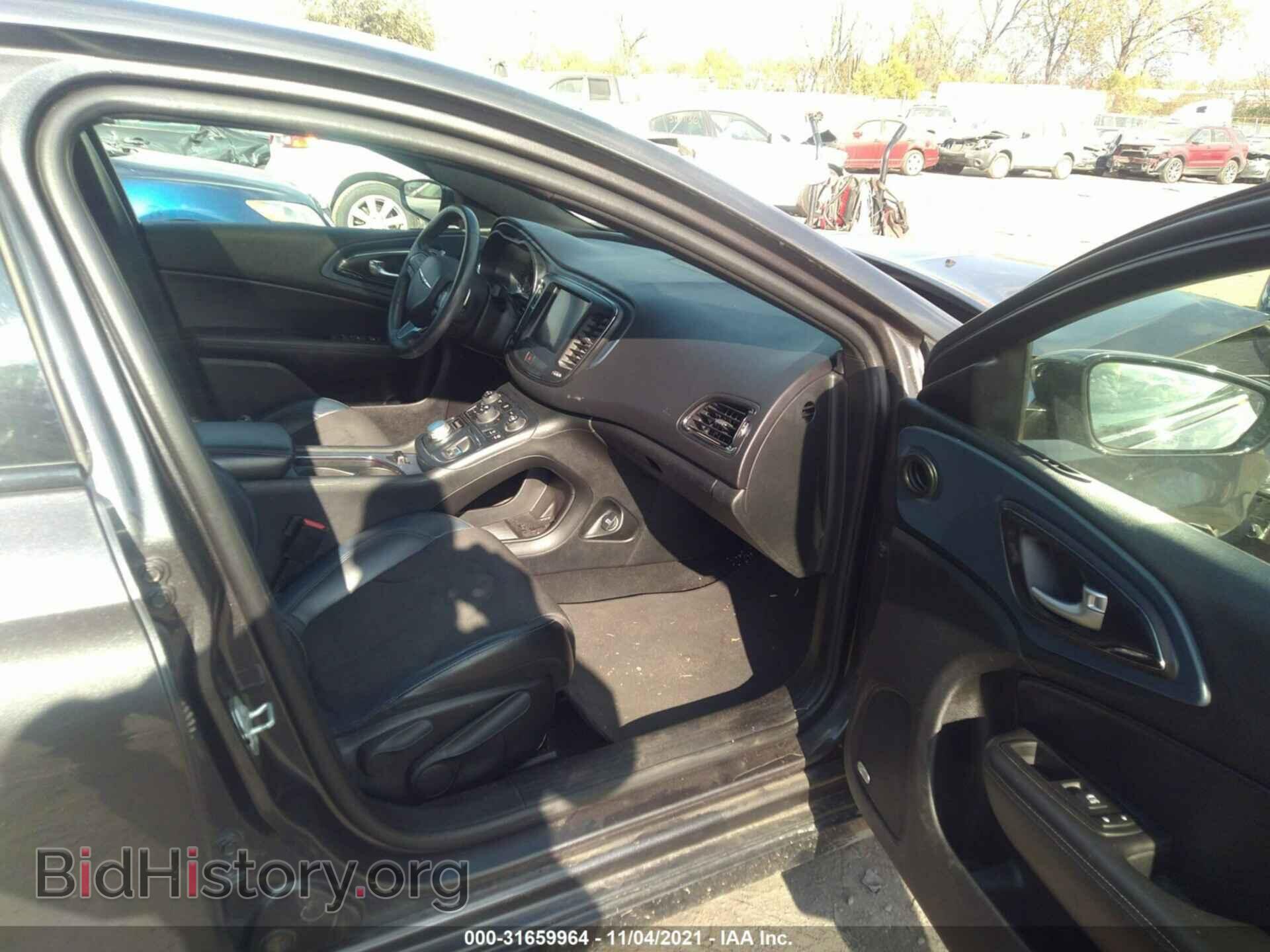 2016 CHRYSLER 200 - VIN: 1C3CCCDGXGN175029 - Фото 5