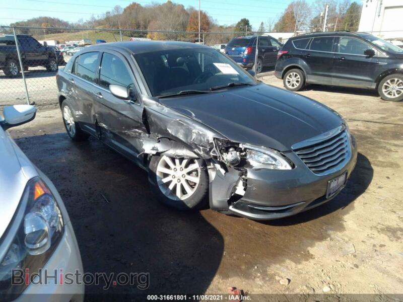2013 Chrysler 200 Touring (VIN 1C3CCBBB8DN505375) — фото 1 из 12, IAAI, повреждение: правый бок