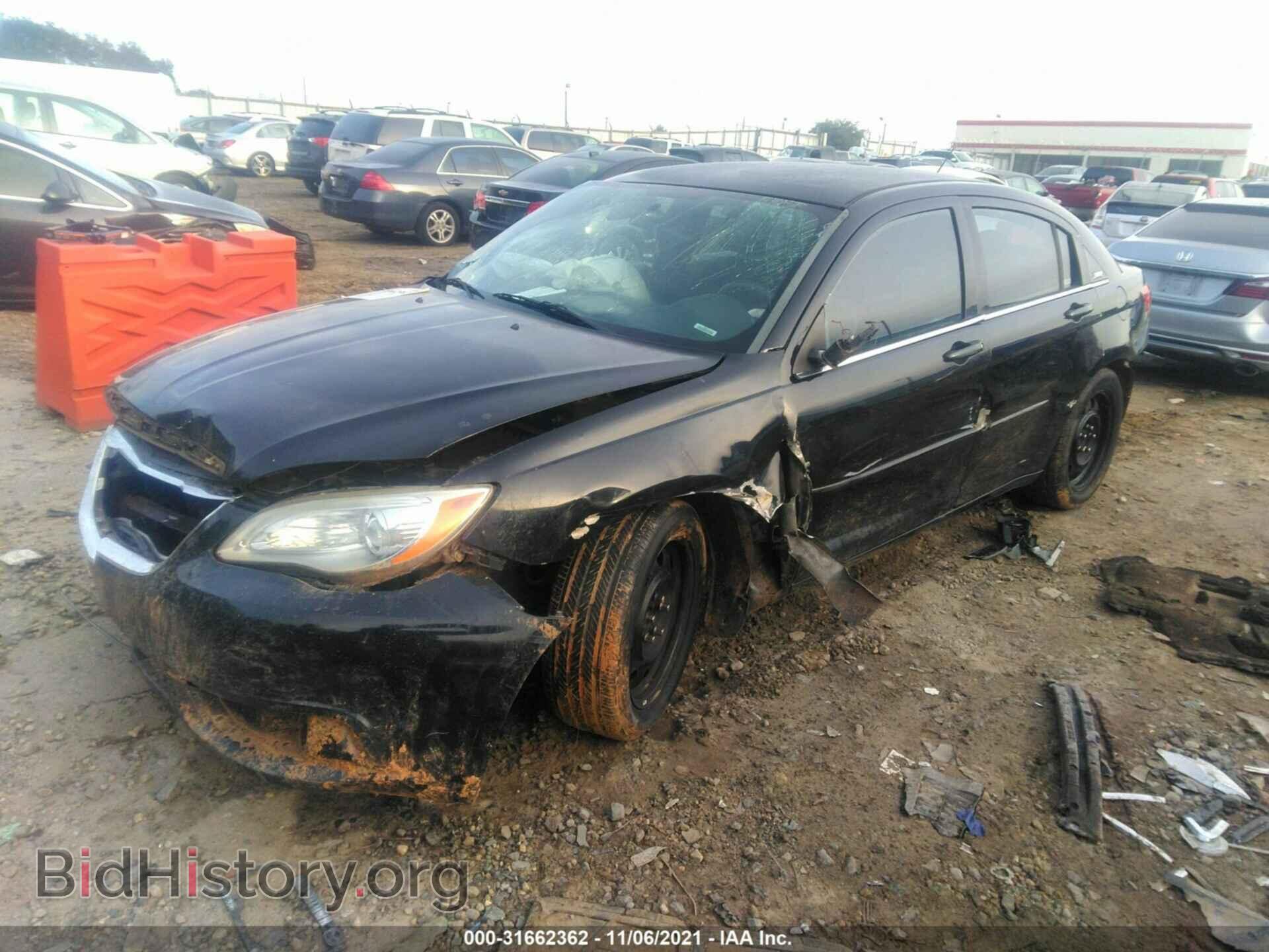 2012 CHRYSLER 200 - VIN: 1C3CCBAB2CN208635 - Фото 2