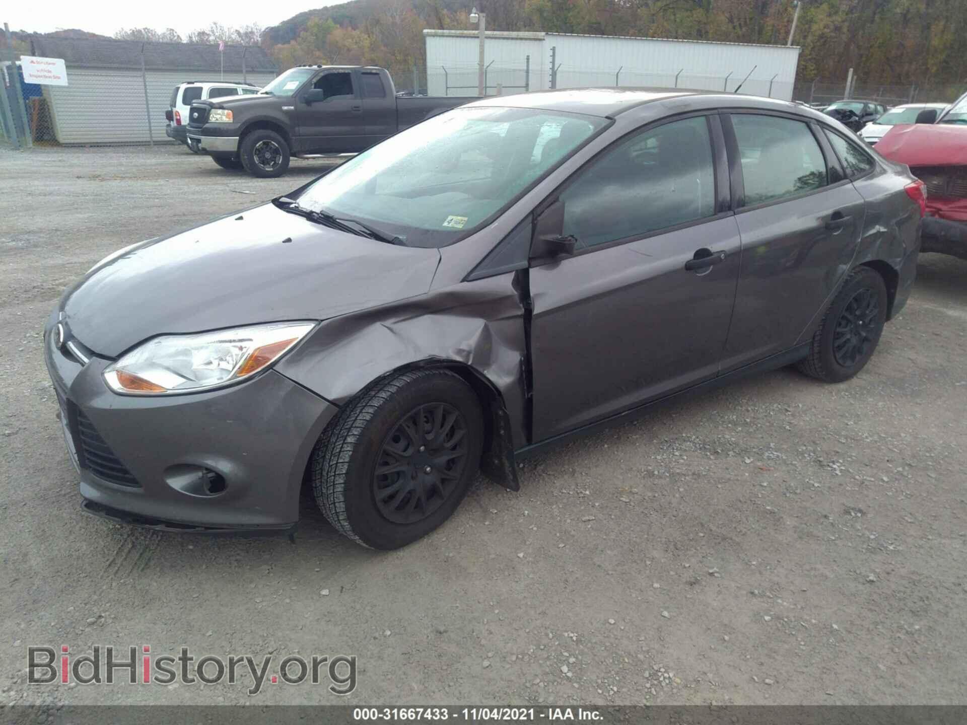 2013 FORD FOCUS - VIN: 1FADP3E22DL129943 - Фото 2