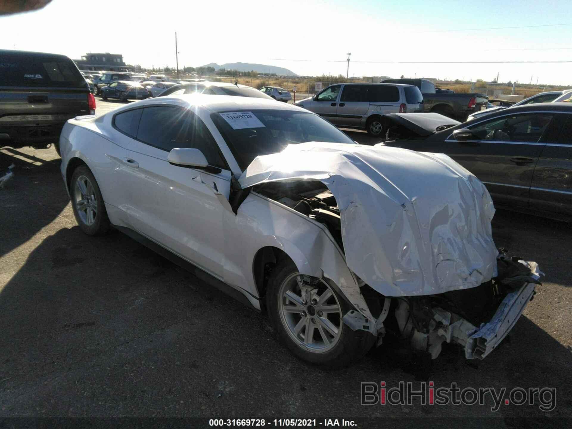 Photo 1FA6P8AM4F5403468 - FORD MUSTANG 2015