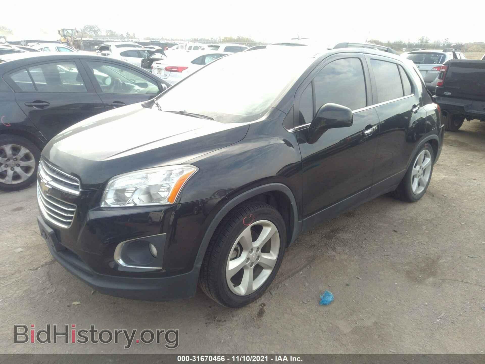2015 CHEVROLET TRAX - VIN: 3GNCJNSB1FL247889 - Фото 2
