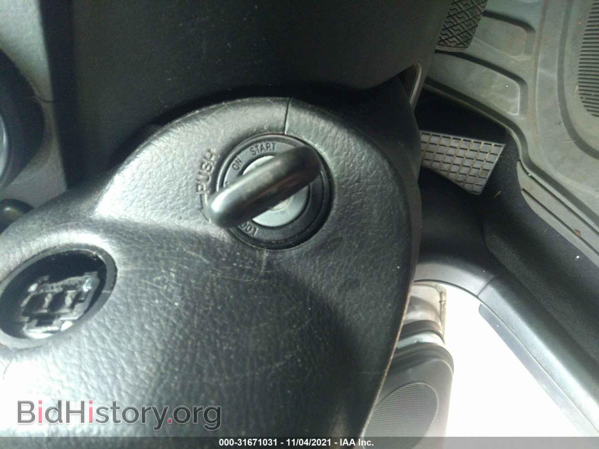 2006 TOYOTA MATRIX - VIN: 2T1KR32E36C559727 - Фото 11